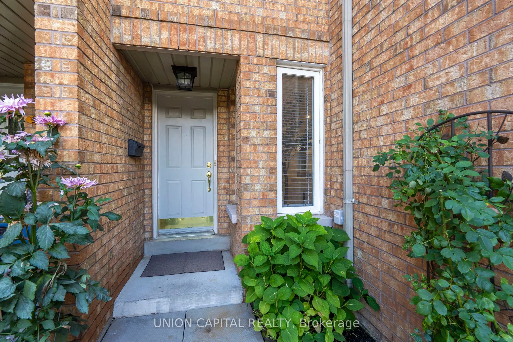 2555 Thomas Street, #106