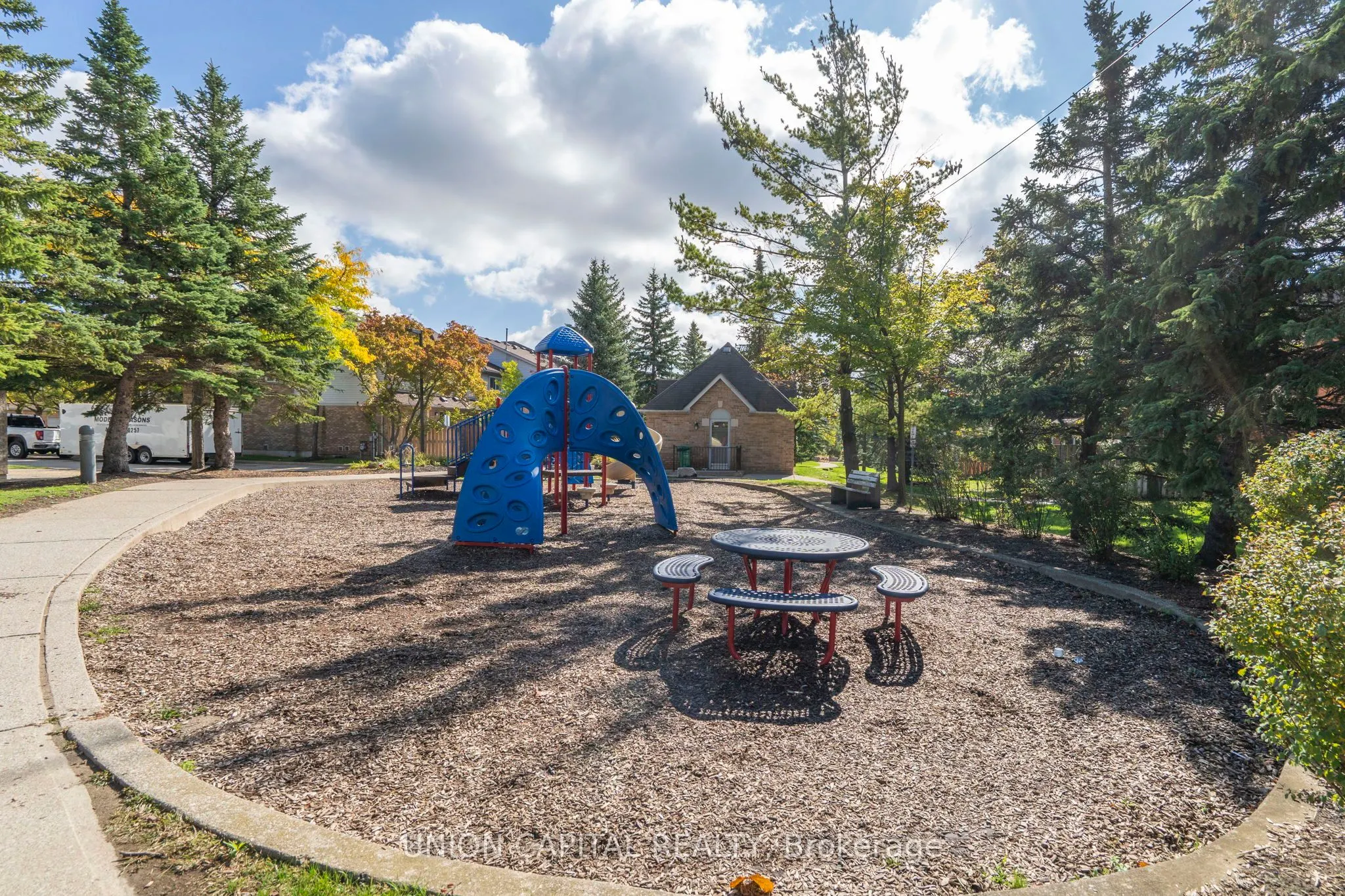 2555 Thomas Street, #106