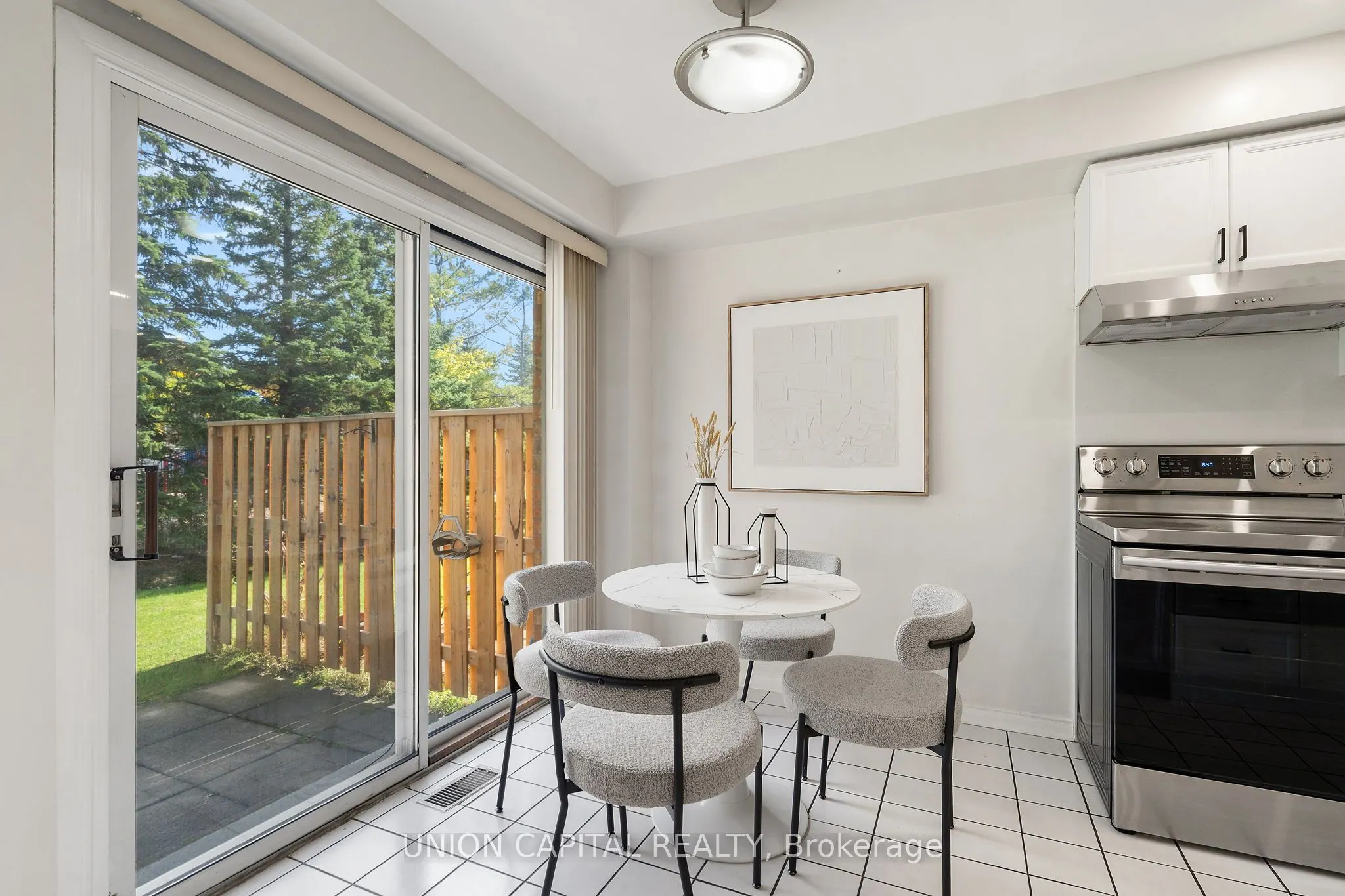 2555 Thomas Street, #106