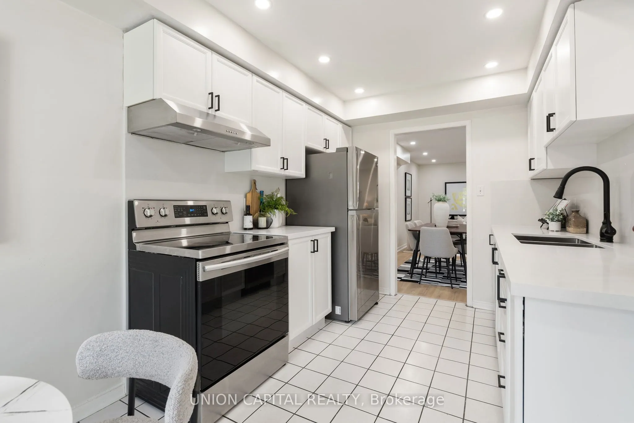 2555 Thomas Street, #106