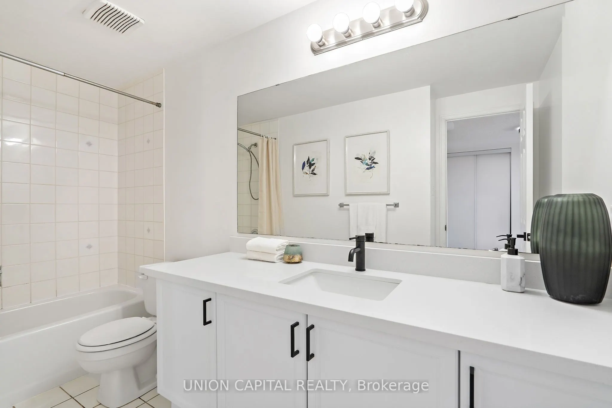 2555 Thomas Street, #106