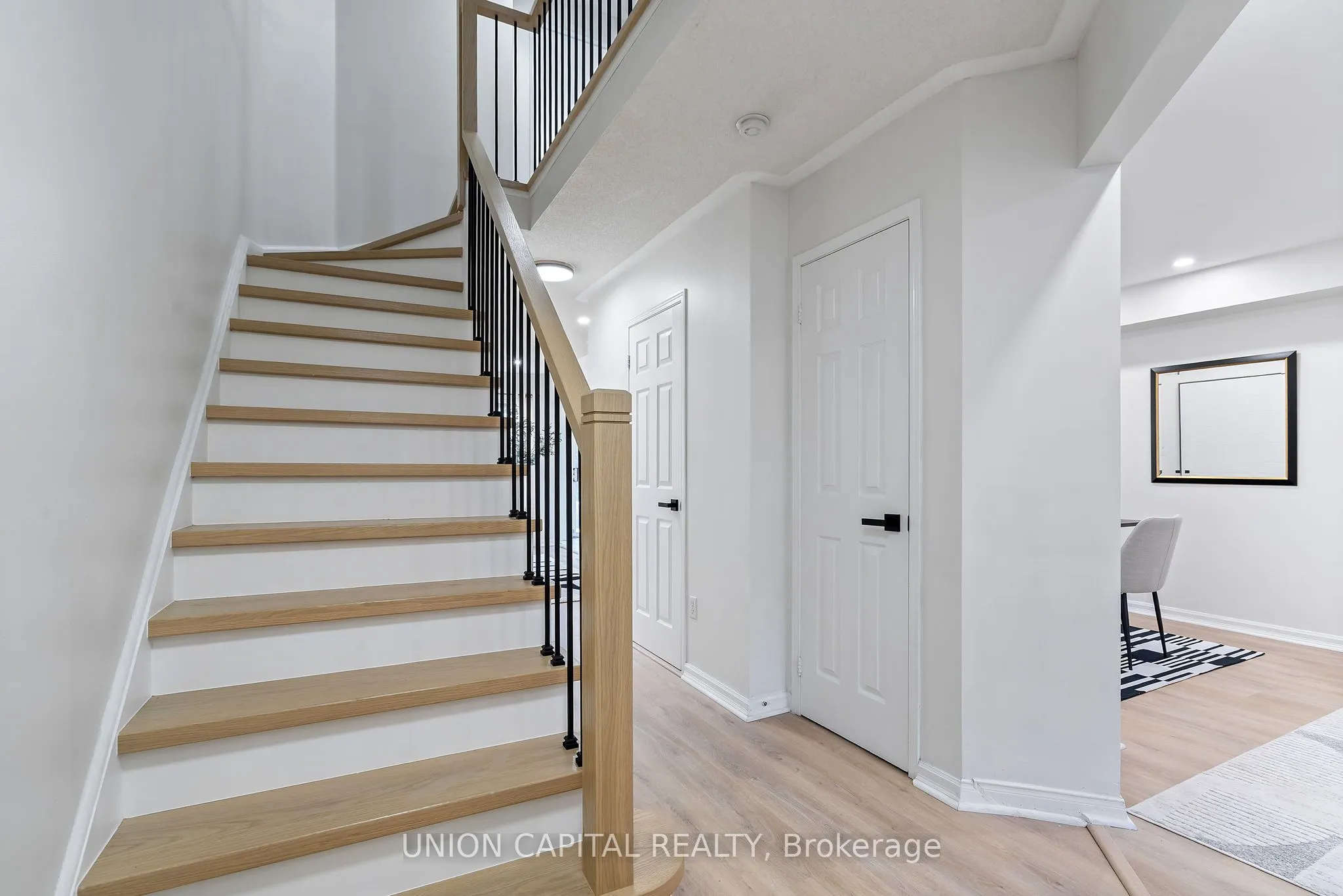 2555 Thomas Street, #106