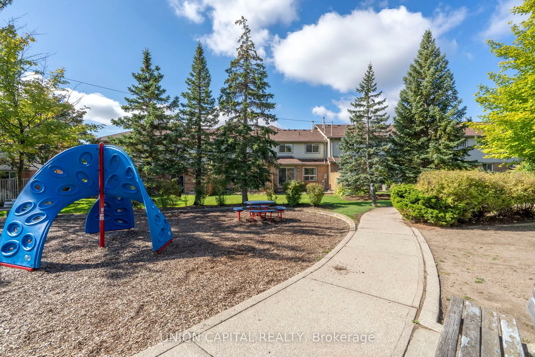 2555 Thomas Street, #106