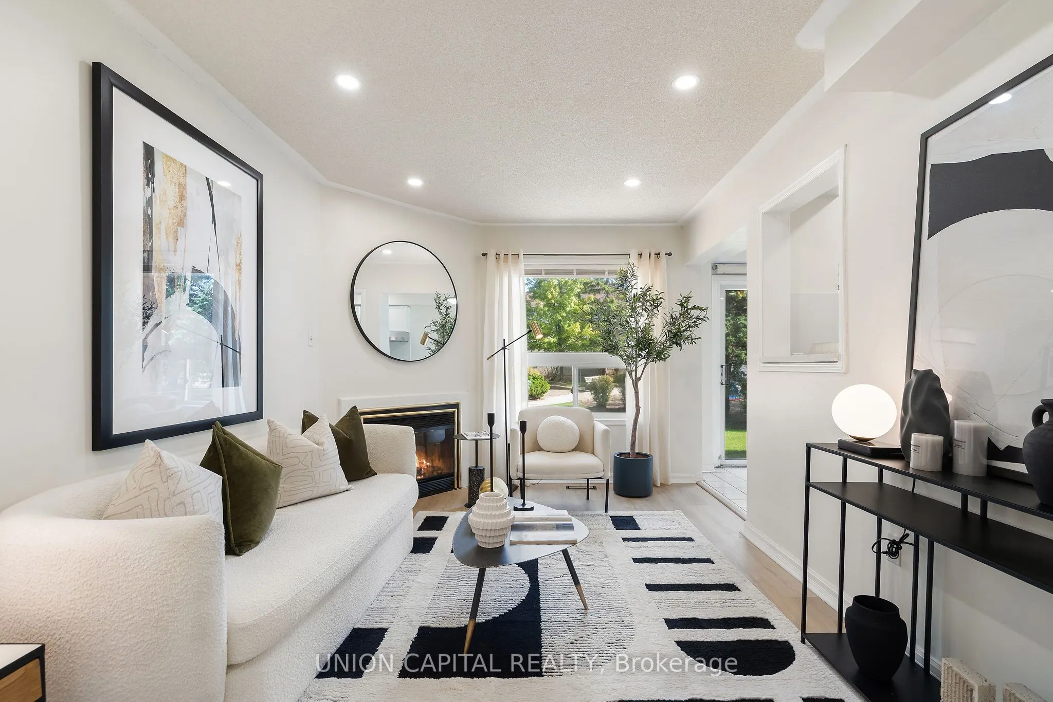 2555 Thomas Street, #106