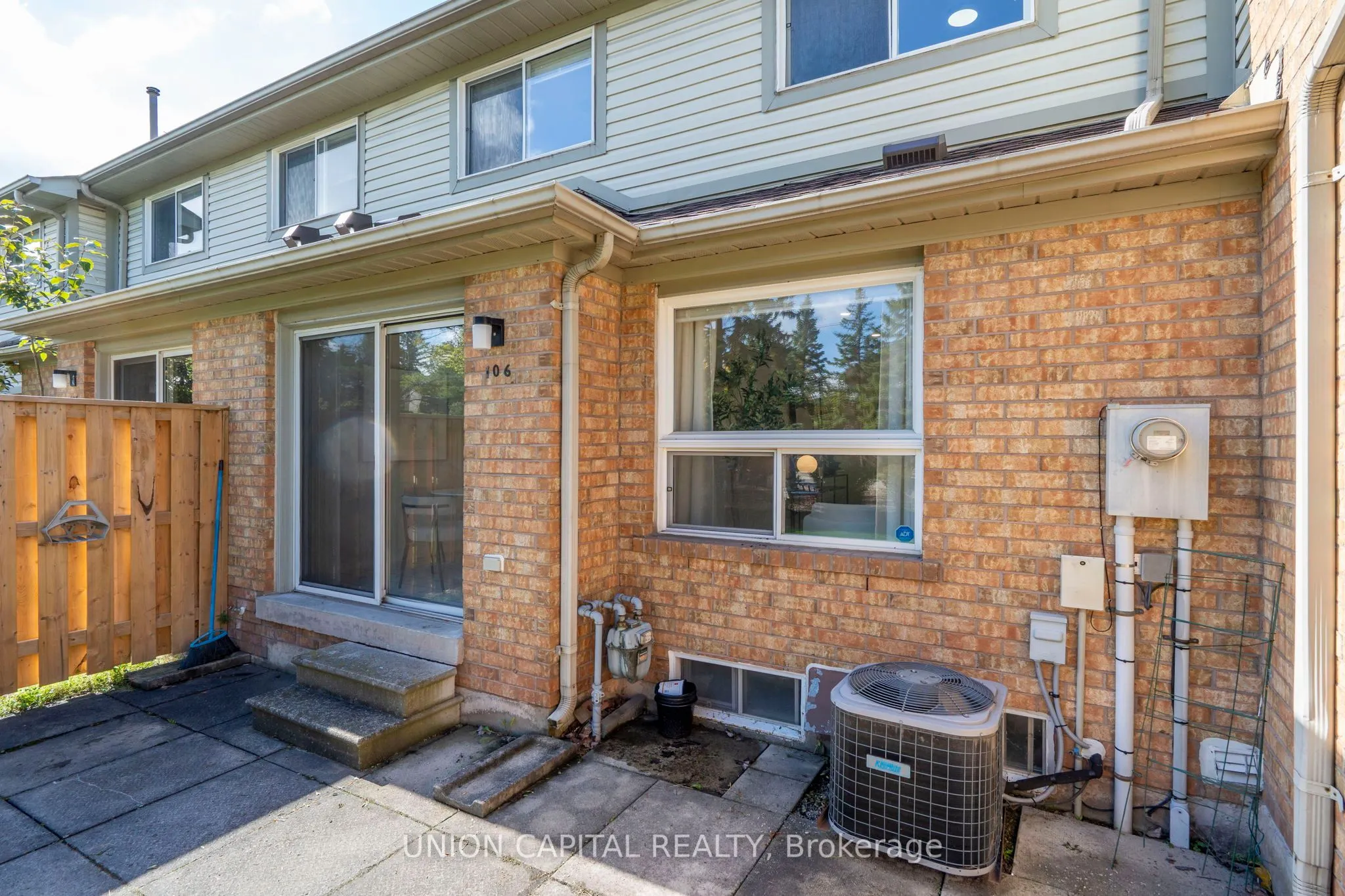 2555 Thomas Street, #106