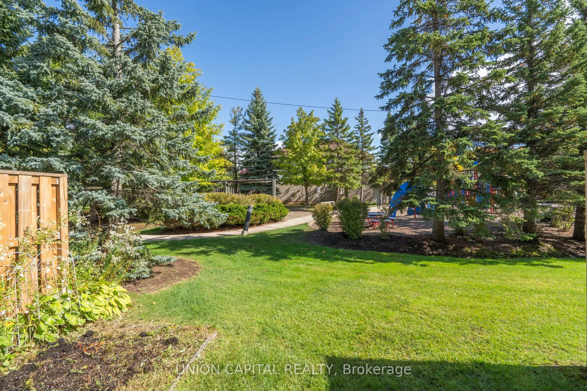 2555 Thomas Street, #106