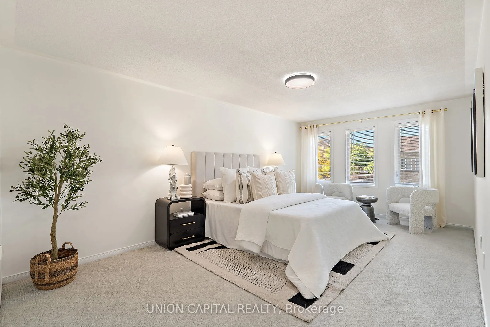 2555 Thomas Street, #106