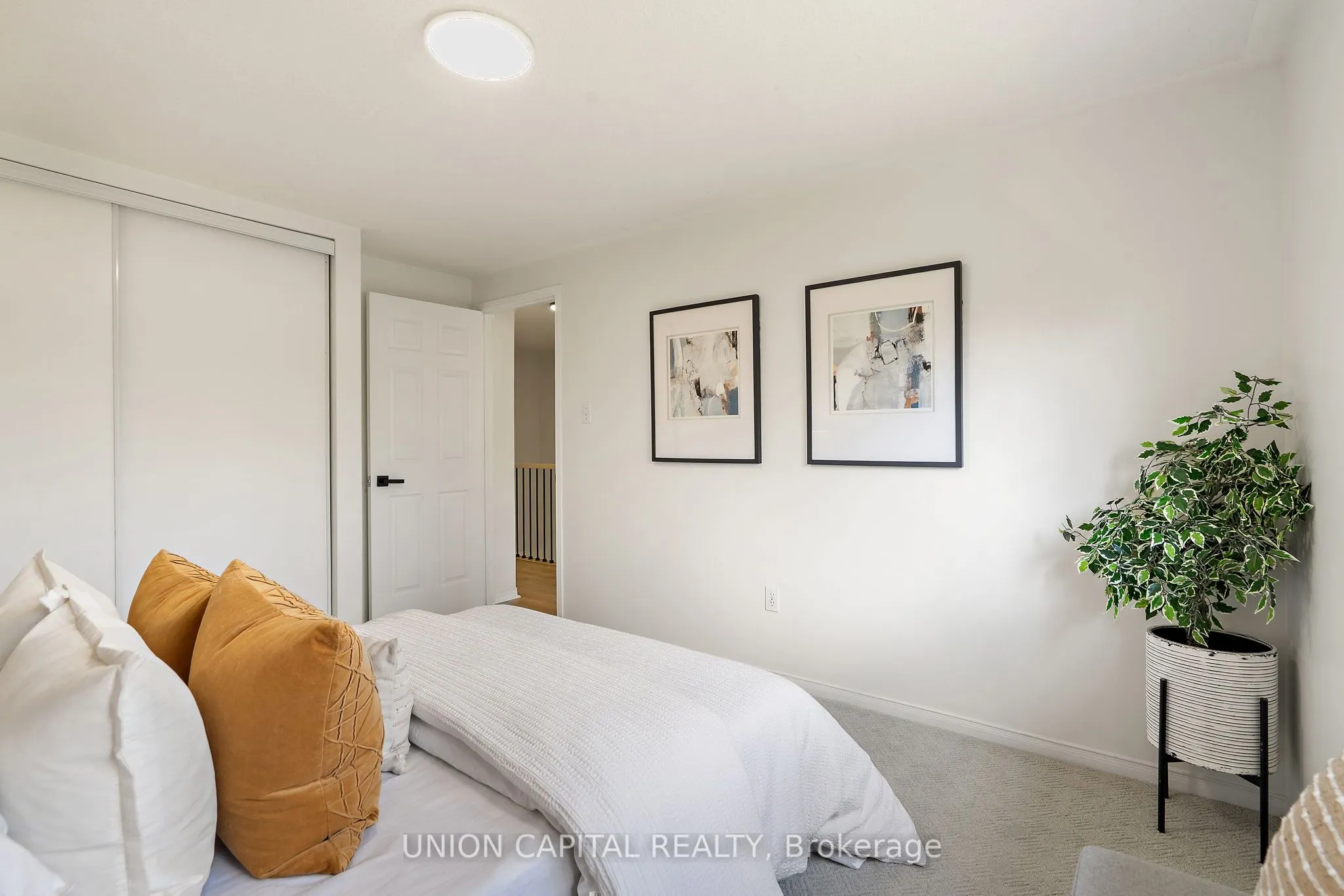 2555 Thomas Street, #106