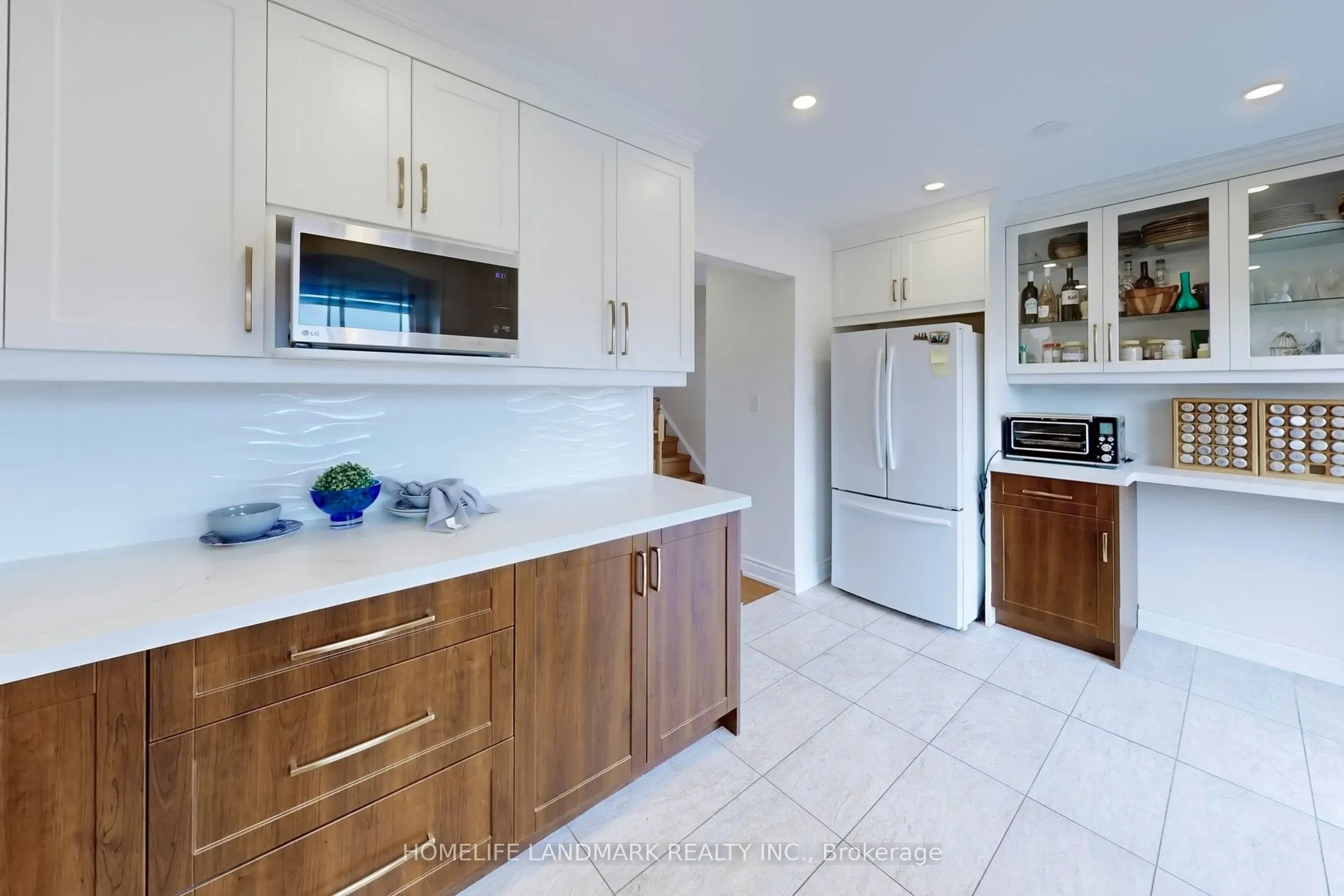 2423 Ravinebrook Crescent
