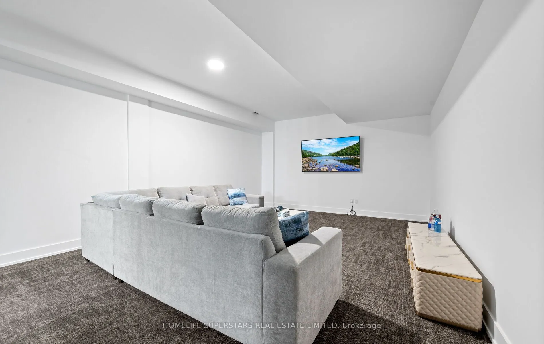 32 Sugarbush Court