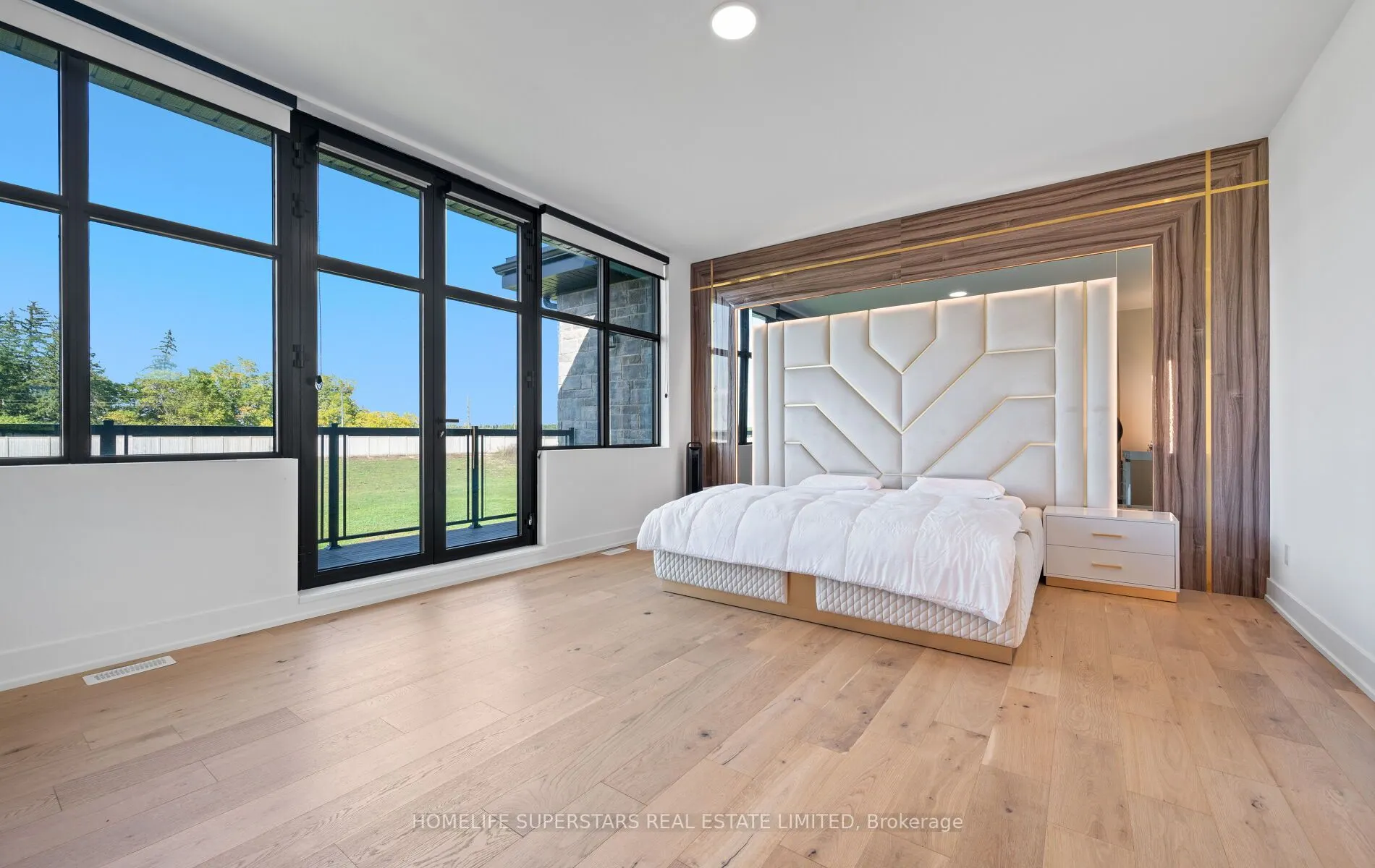32 Sugarbush Court