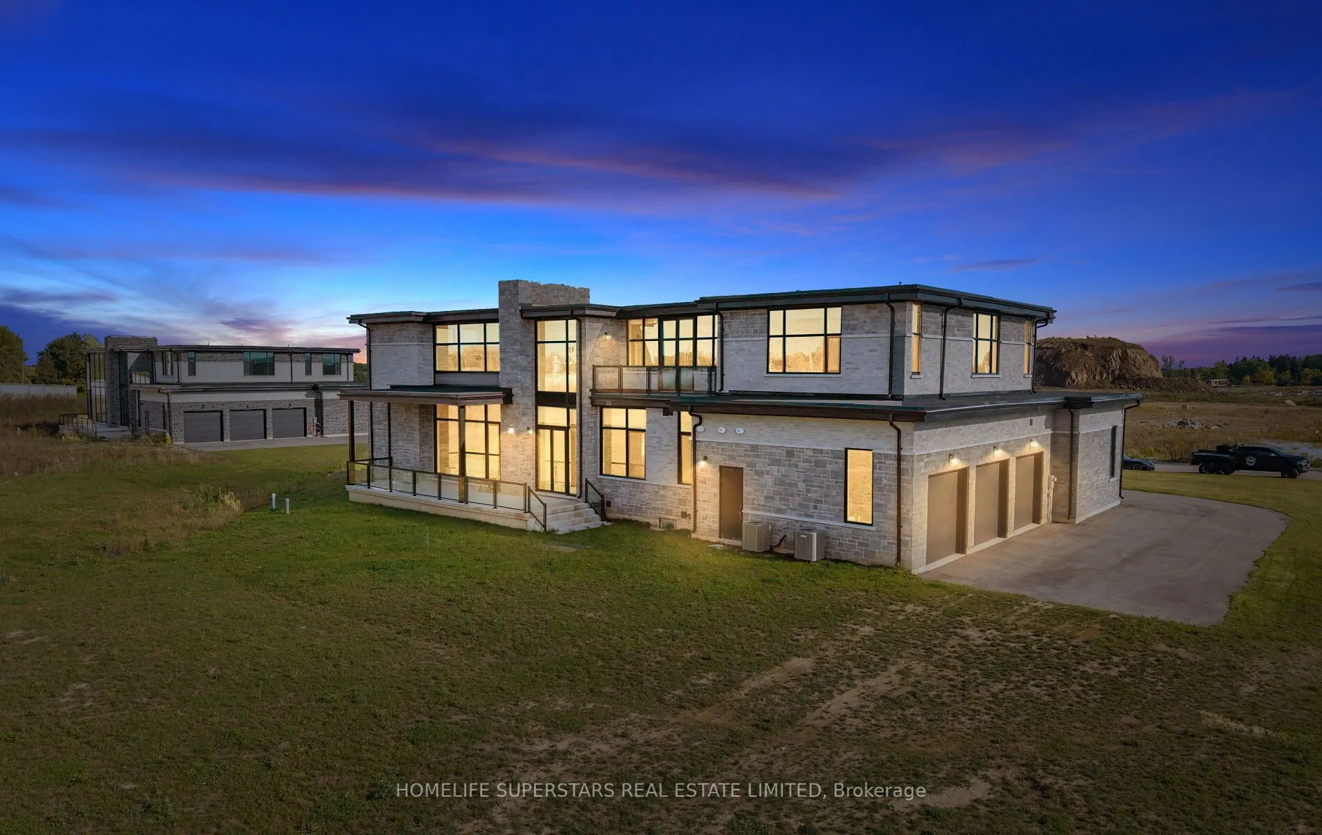 32 Sugarbush Court