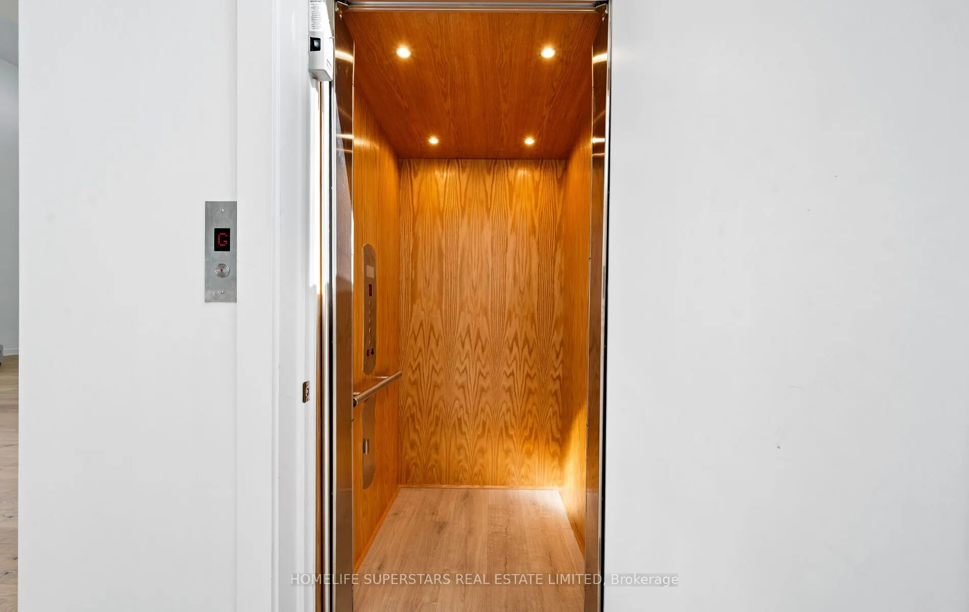 32 Sugarbush Court