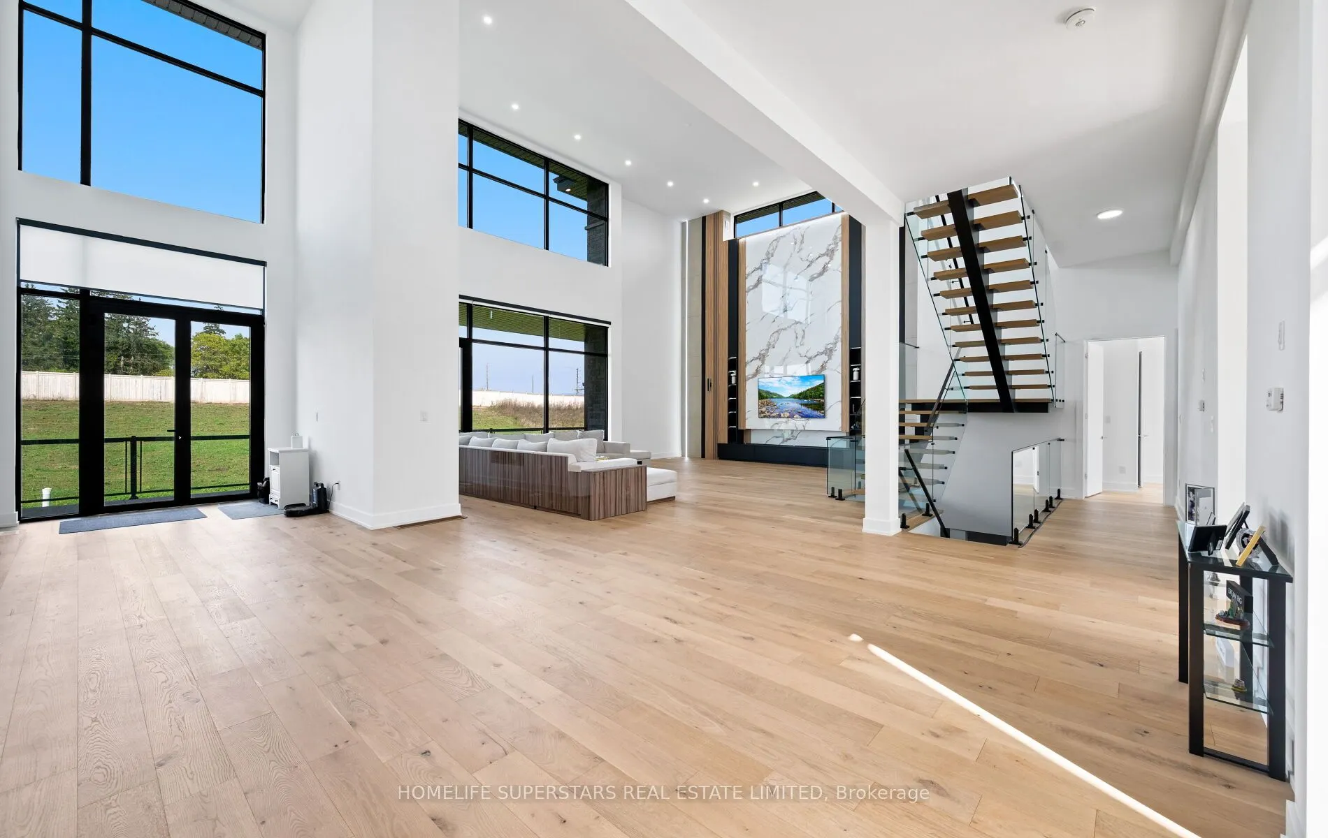 32 Sugarbush Court