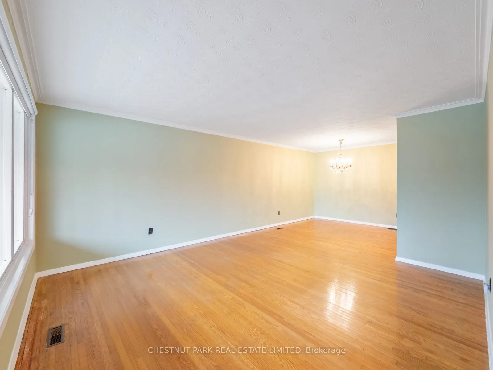 148 Navenby Crescent
