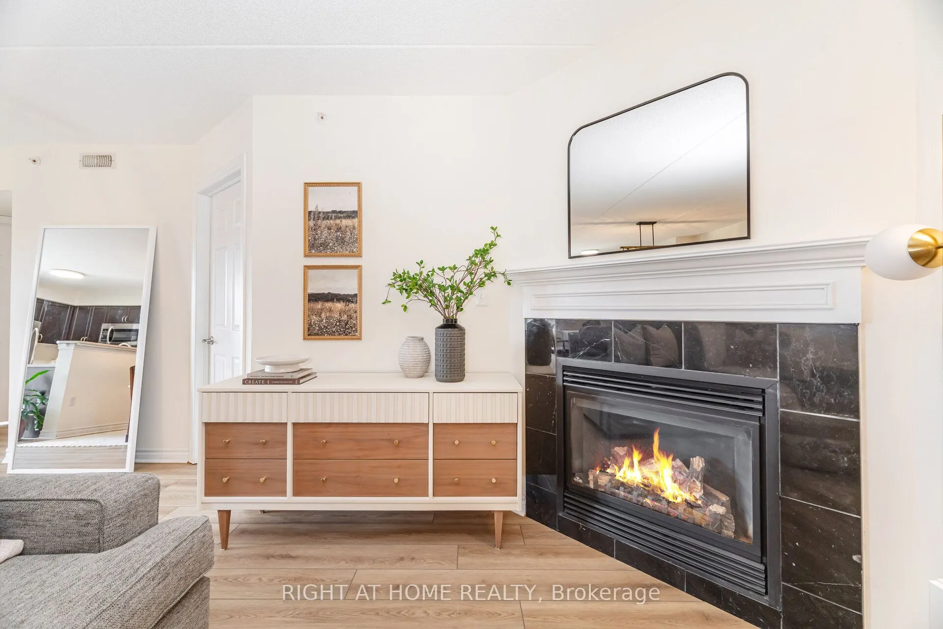 1370 Main Street E, #311