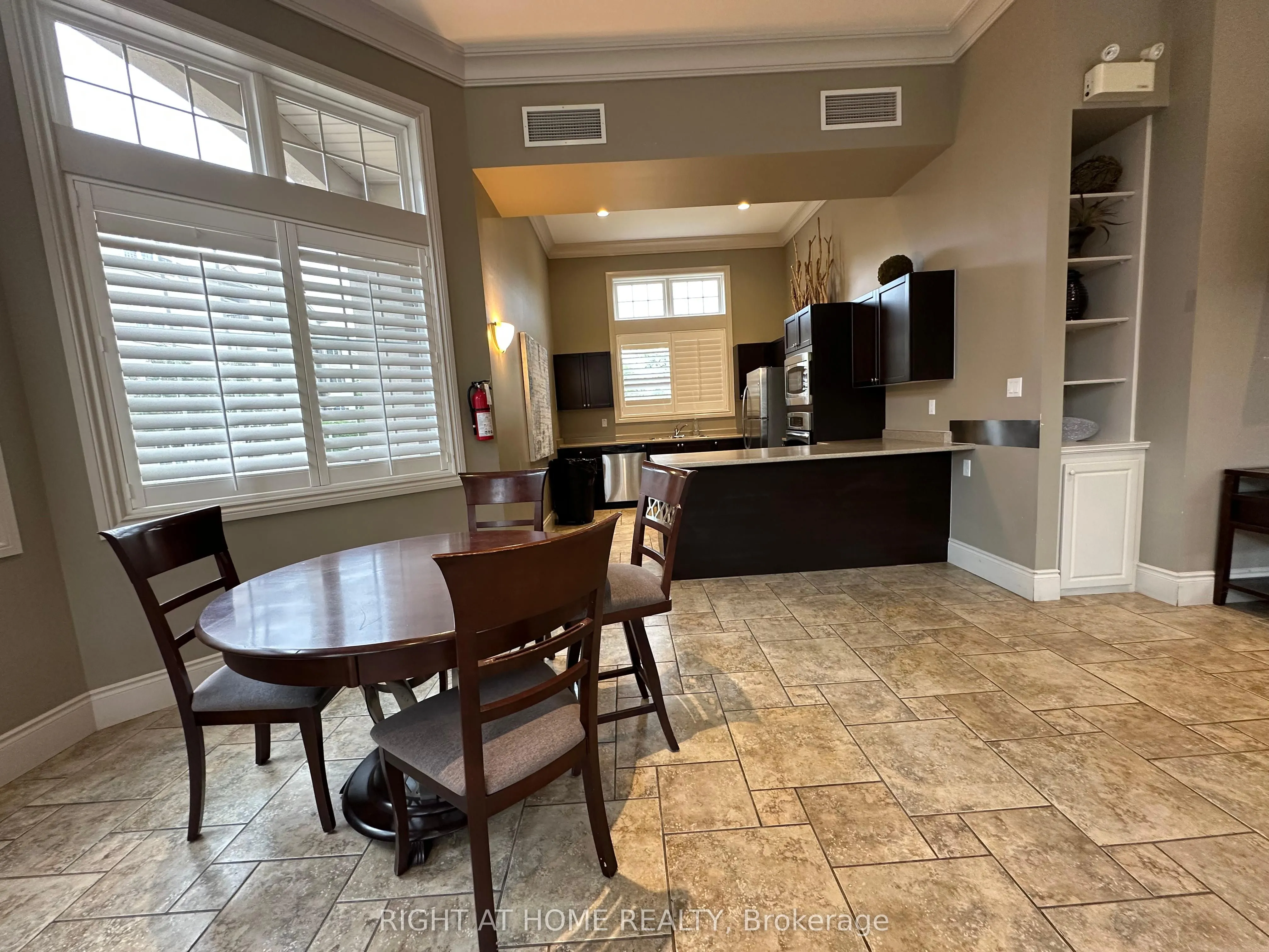 1370 Main Street E, #311