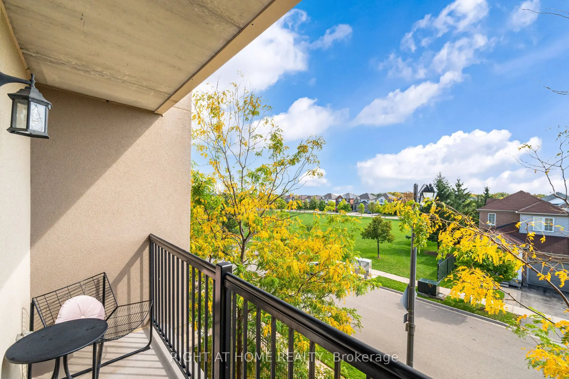 1370 Main Street E, #311