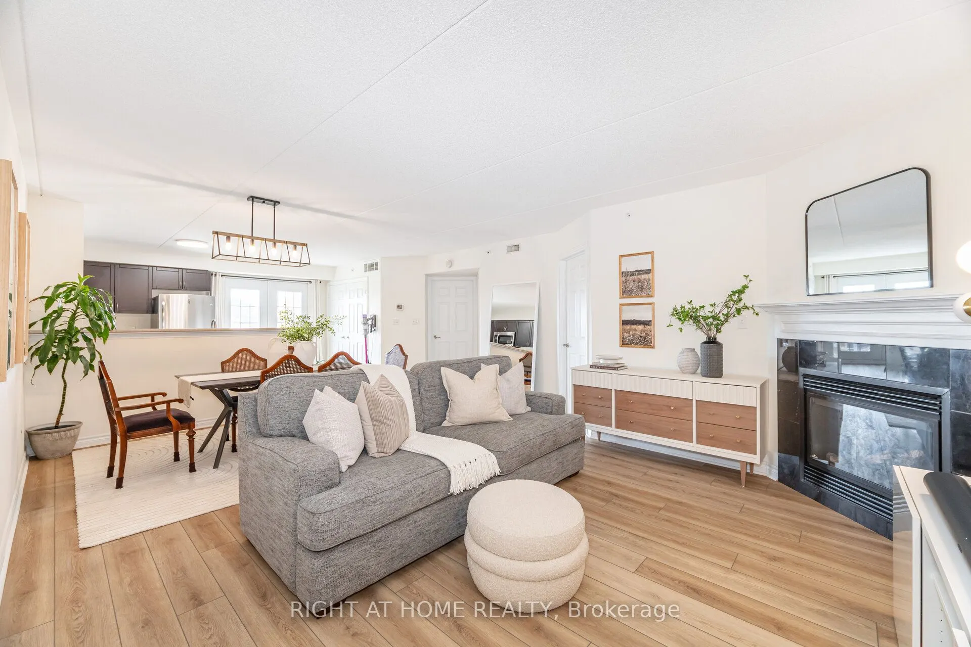 1370 Main Street E, #311