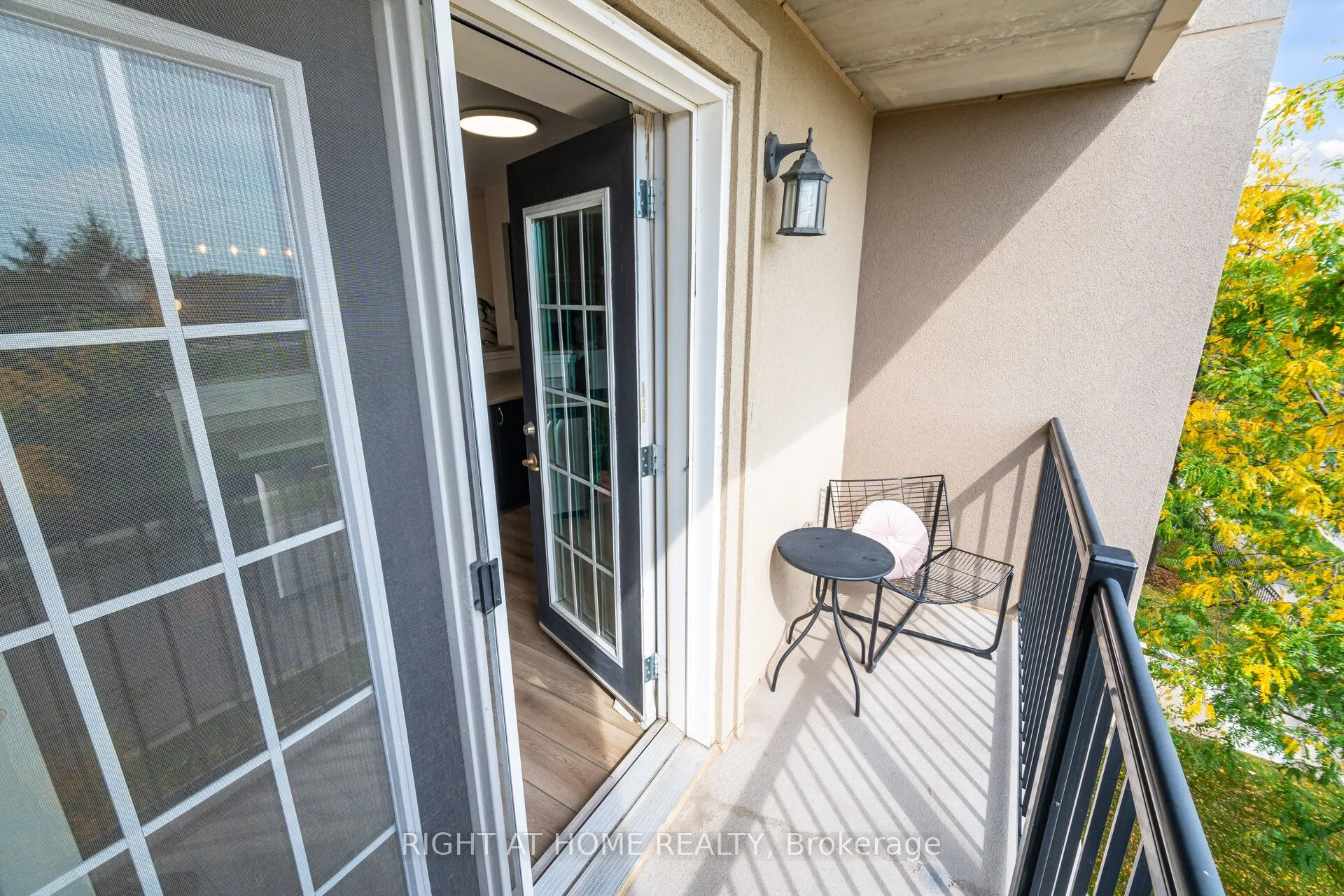 1370 Main Street E, #311