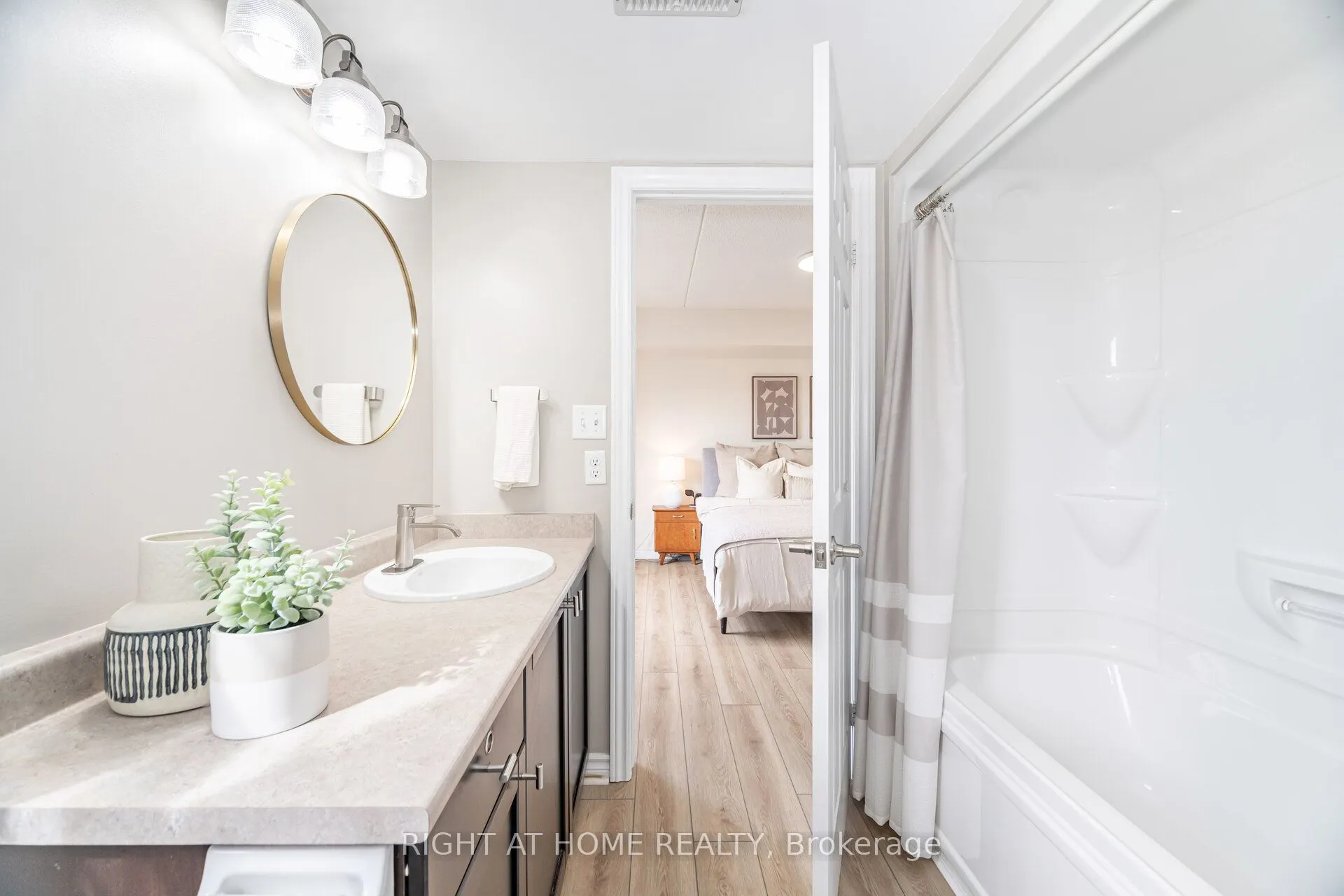 1370 Main Street E, #311