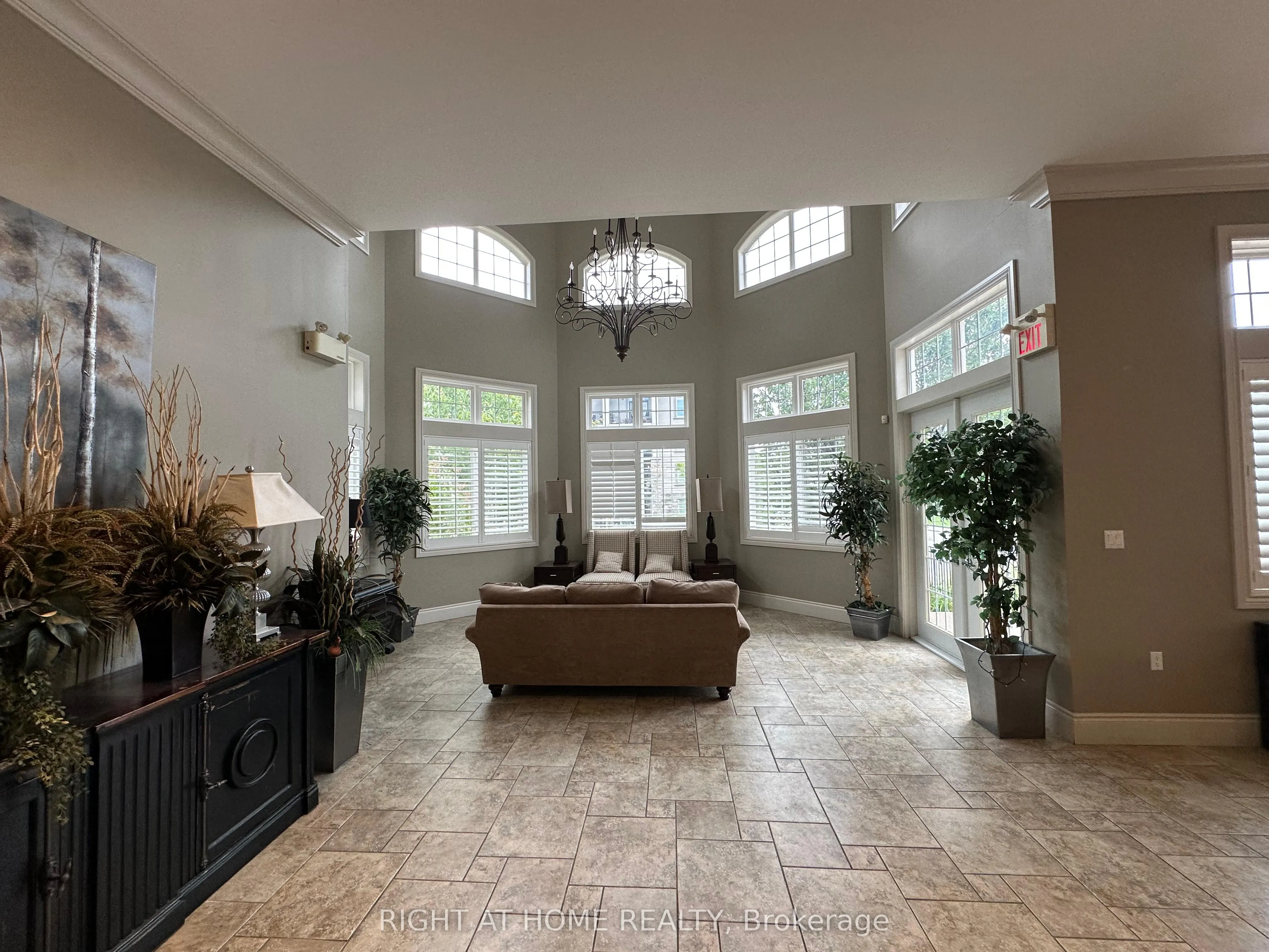 1370 Main Street E, #311