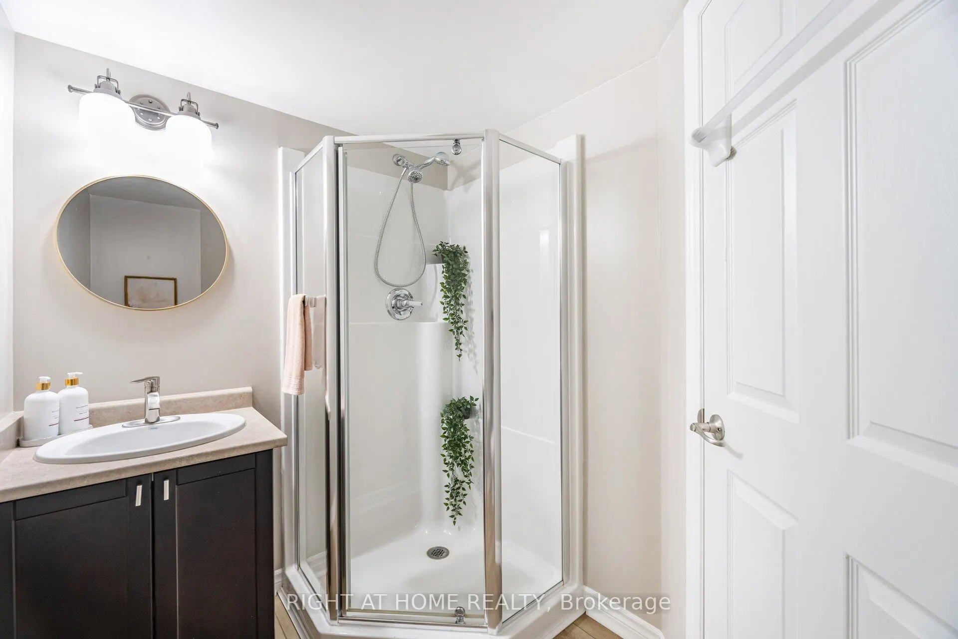 1370 Main Street E, #311