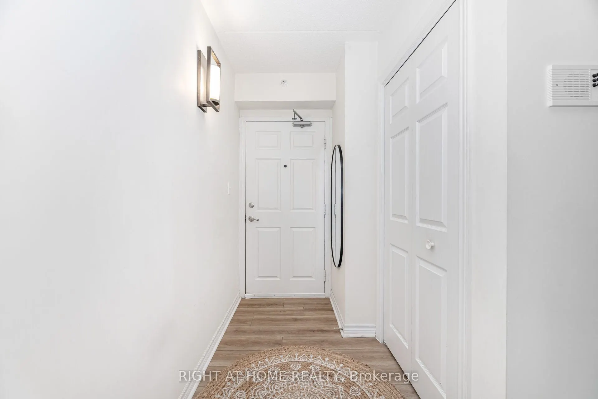 1370 Main Street E, #311