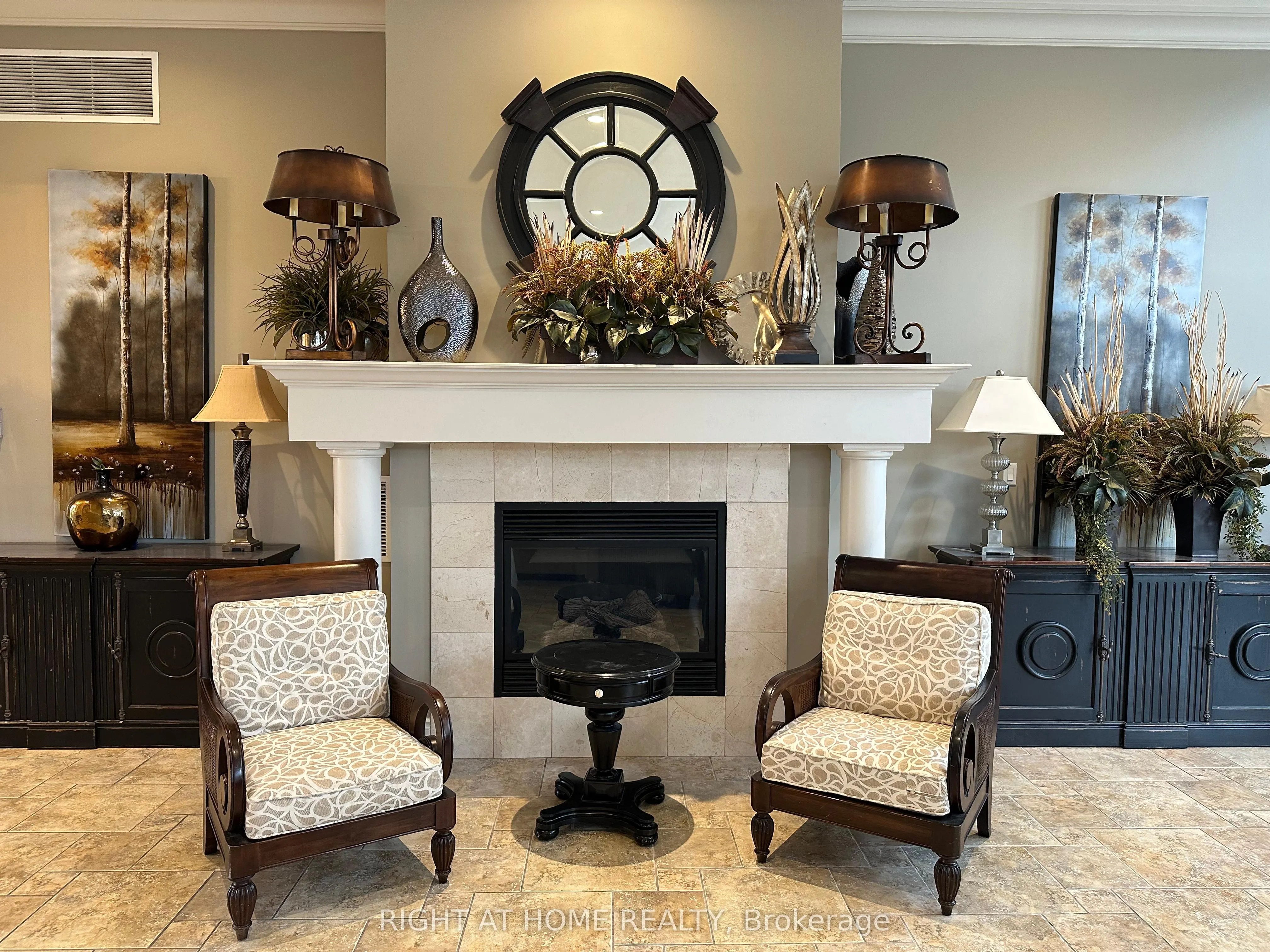 1370 Main Street E, #311