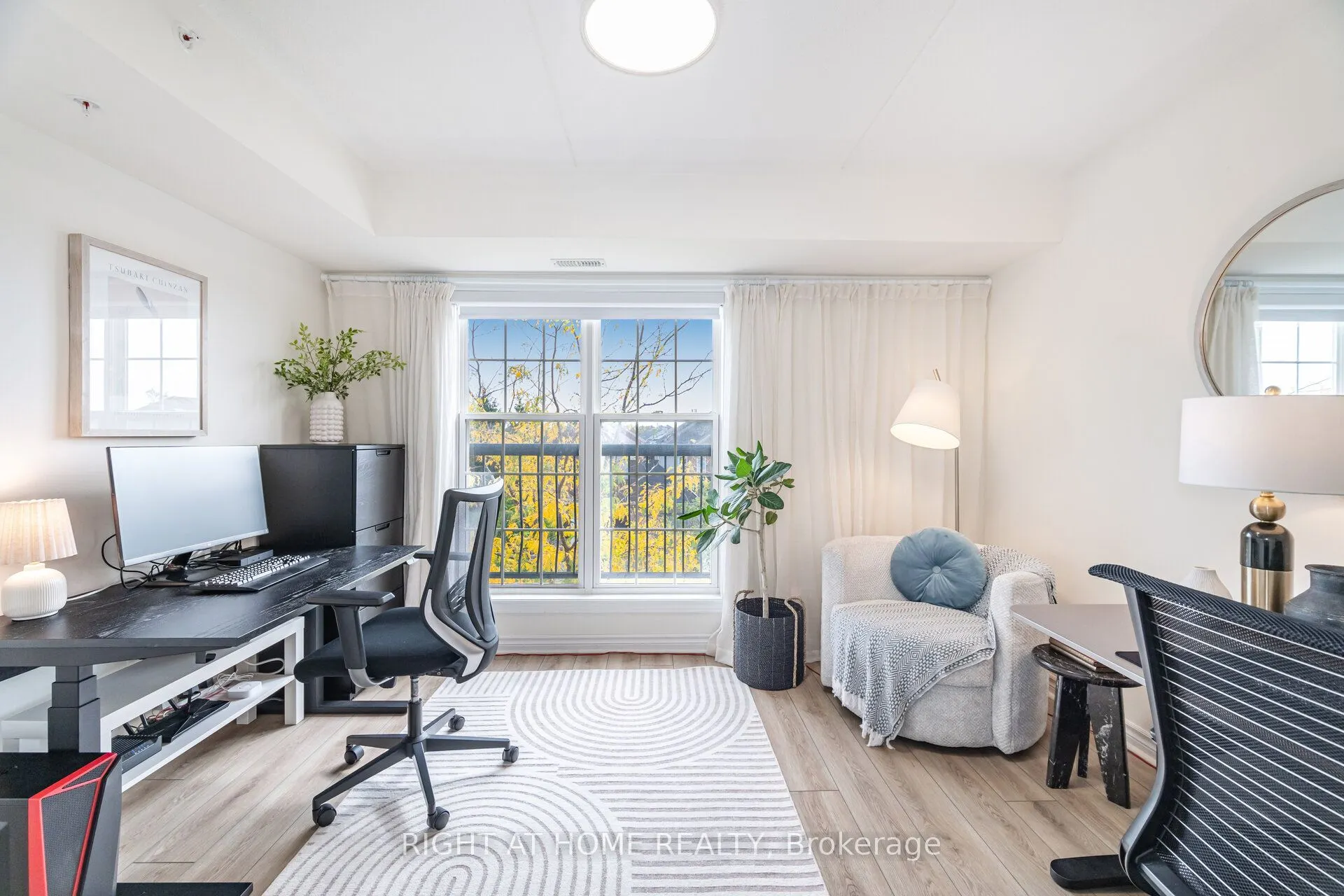 1370 Main Street E, #311