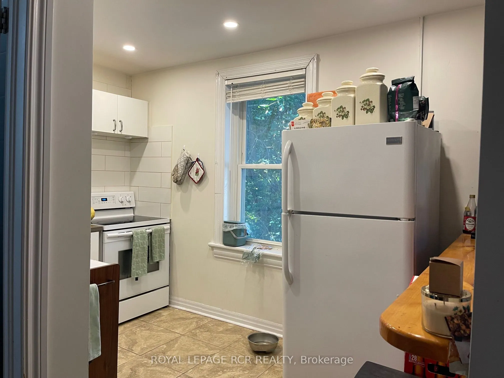 124 Poplar Avenue, #Upper