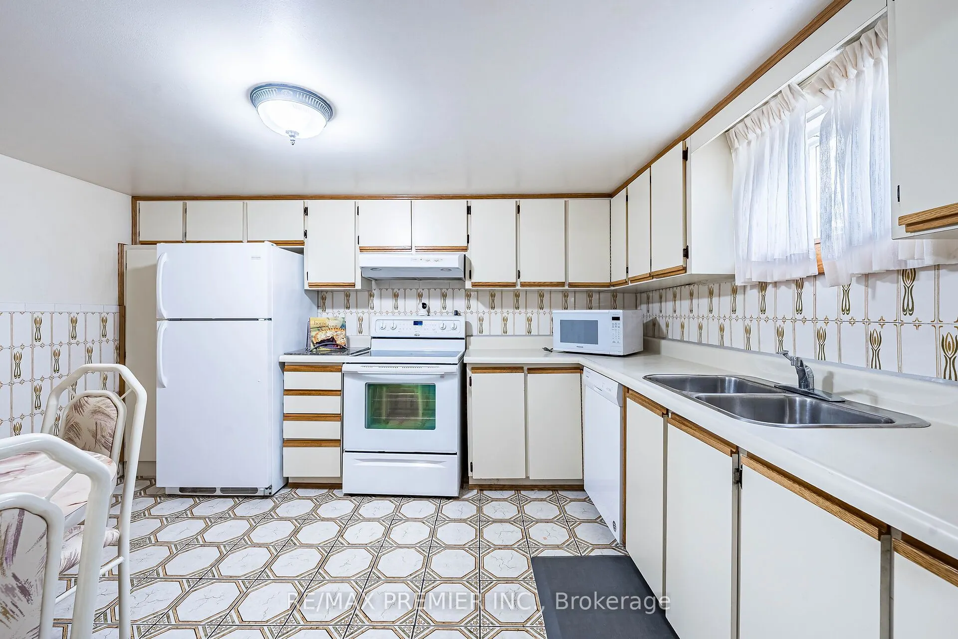 22 Meadow Lane Avenue