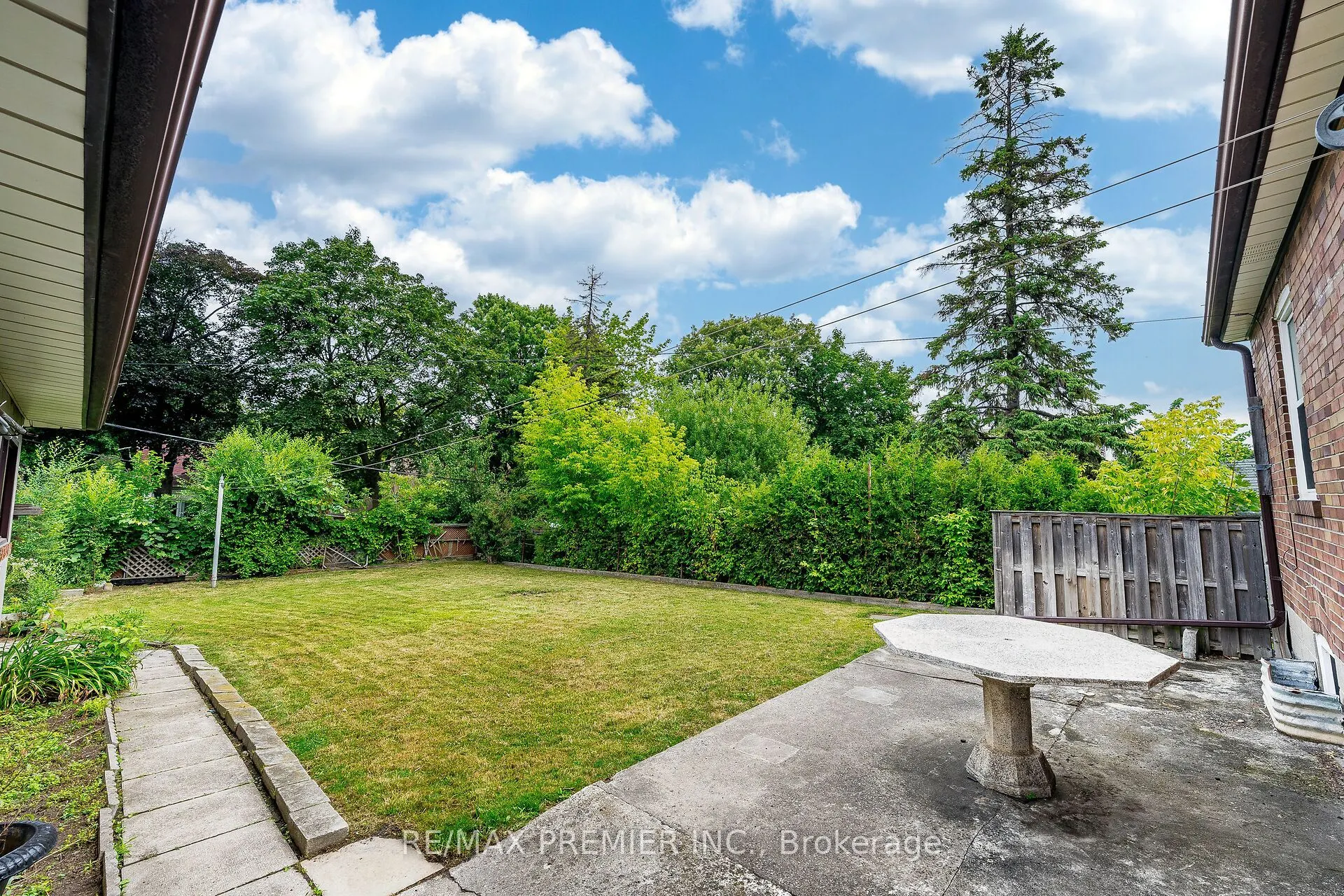22 Meadow Lane Avenue