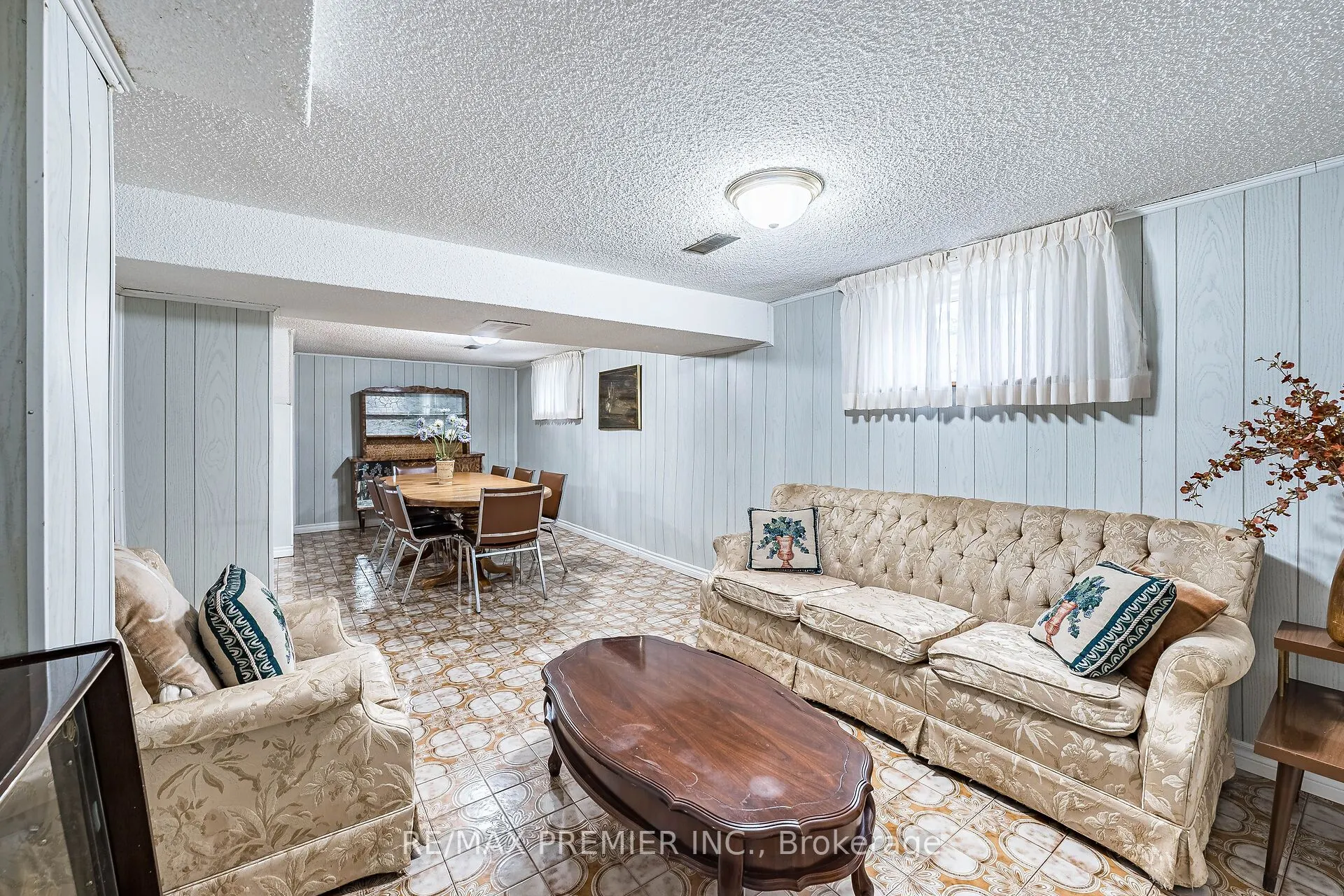 22 Meadow Lane Avenue