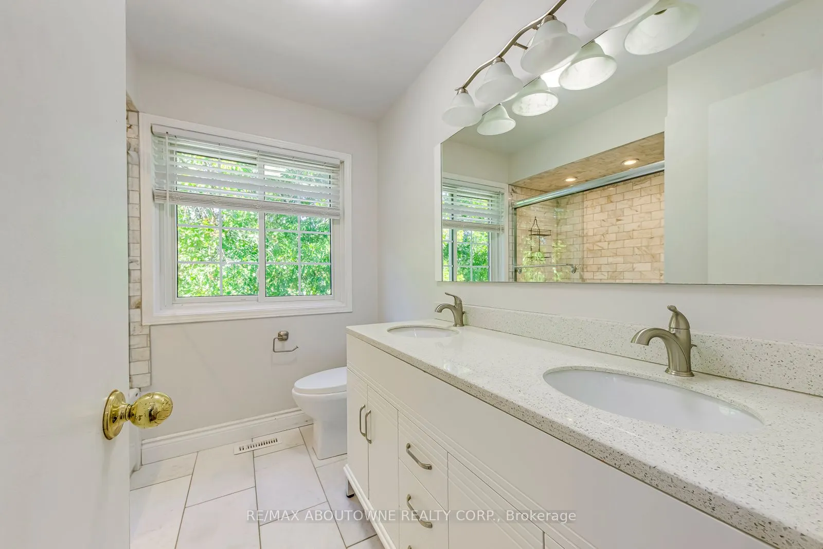 2407 Stefi Trail