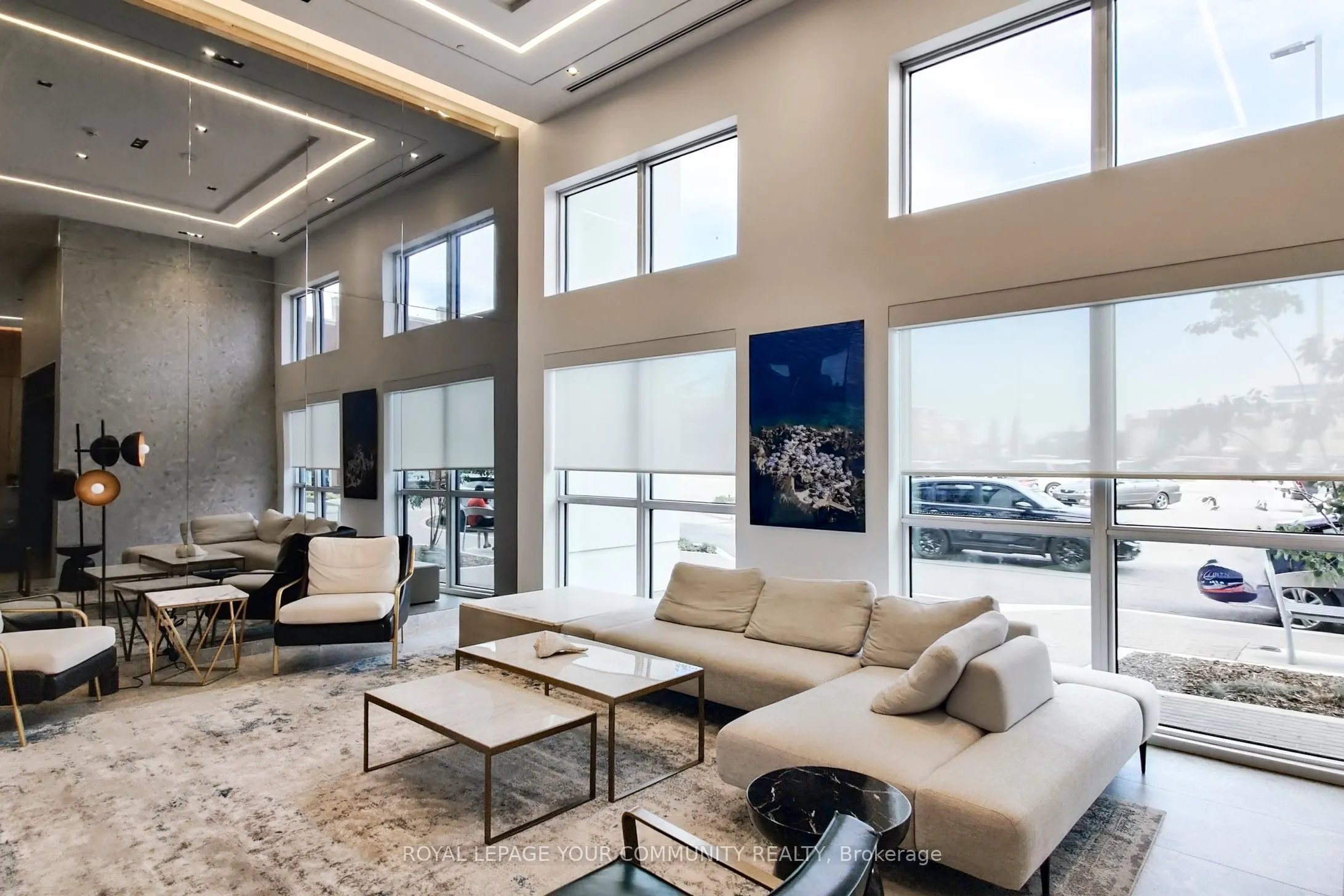 509 Dundas Street W, #807