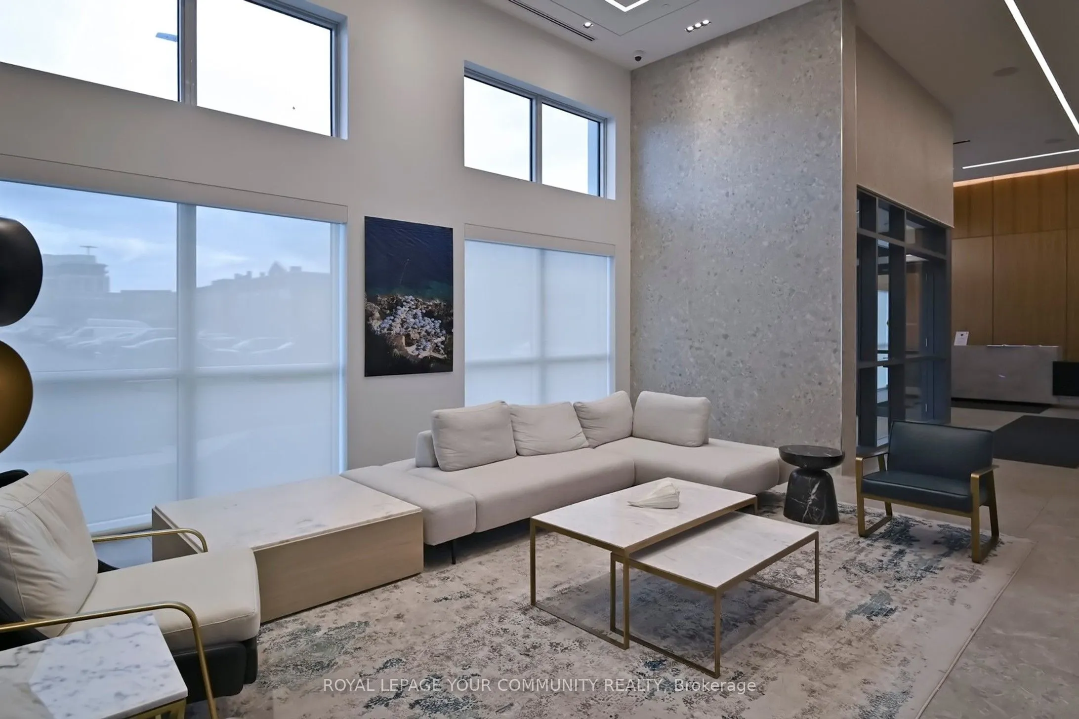 509 Dundas Street W, #807