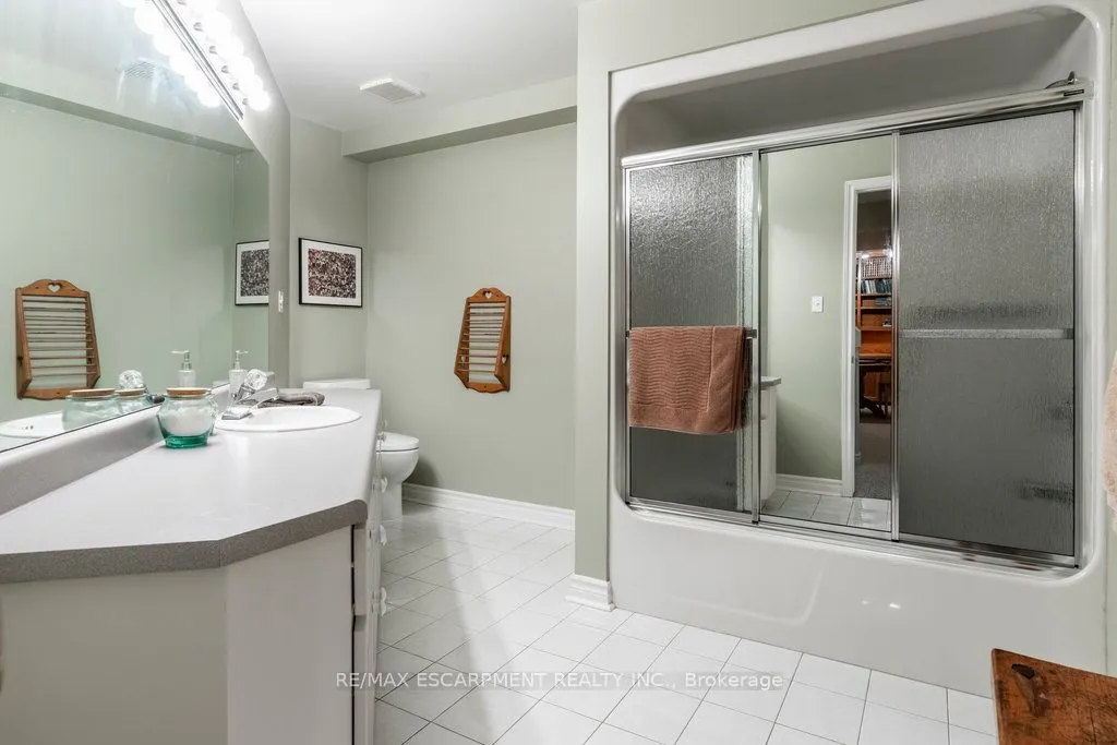 1095 Skyview Drive, #2