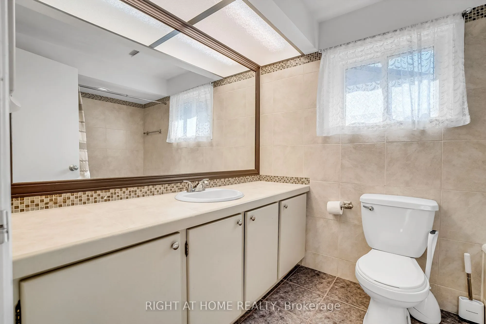 6842 Avila Road