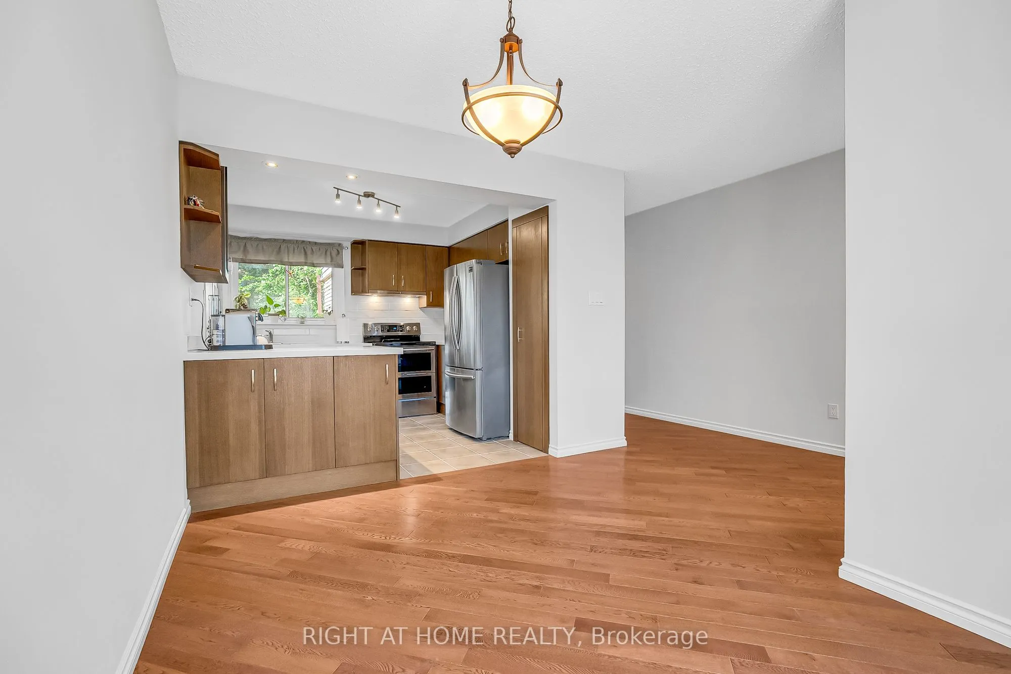 6842 Avila Road