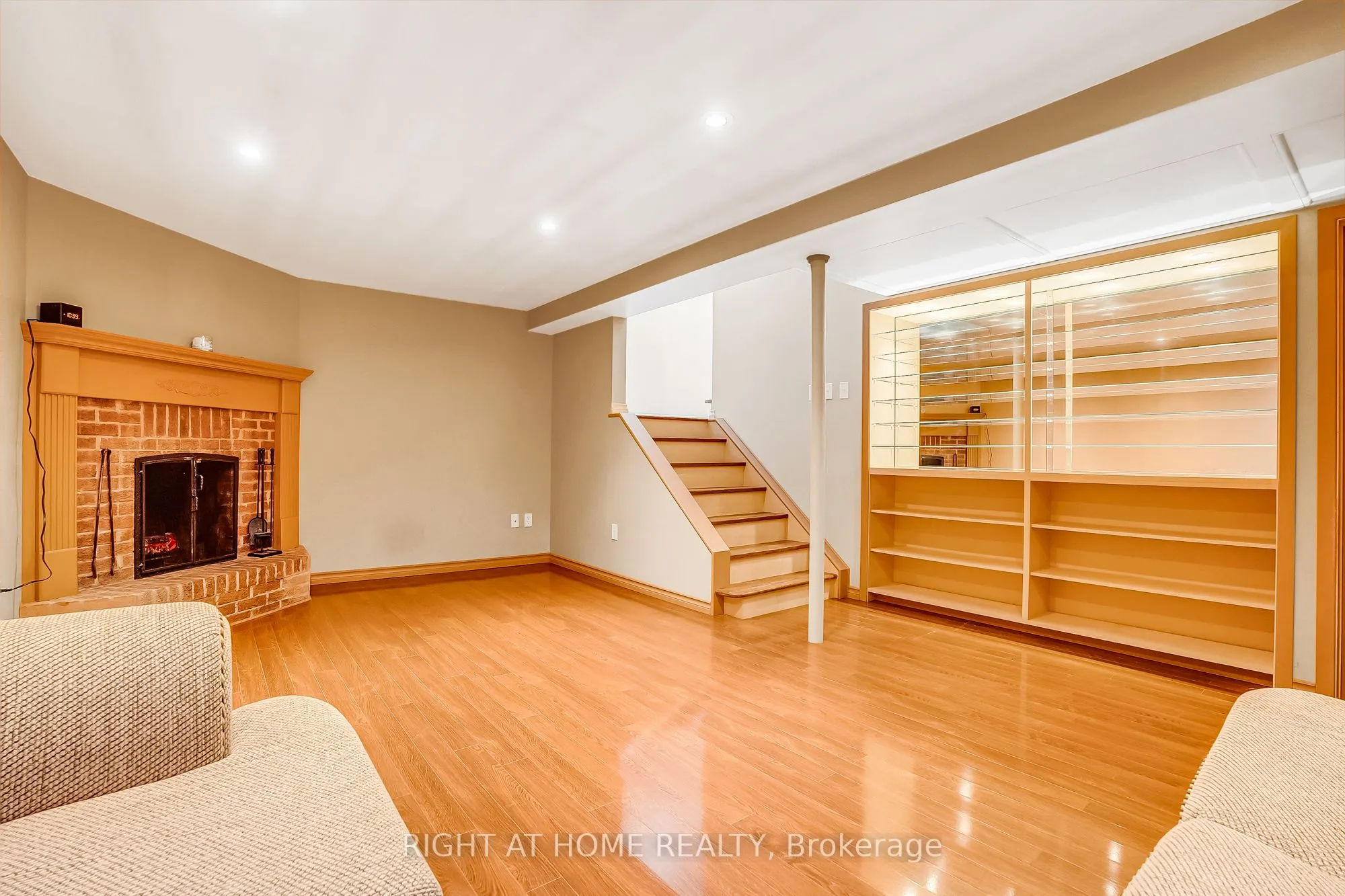 6842 Avila Road