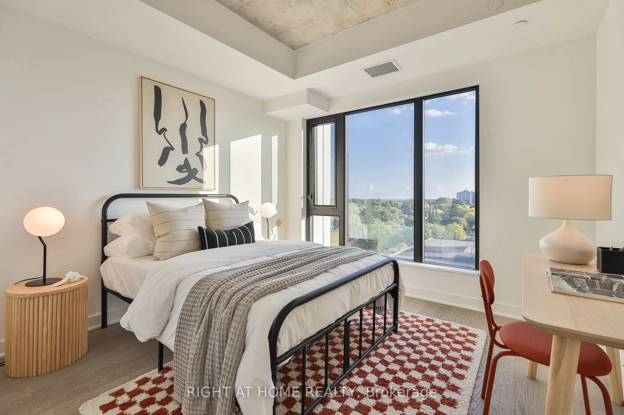 2720 Dundas Street W, #607