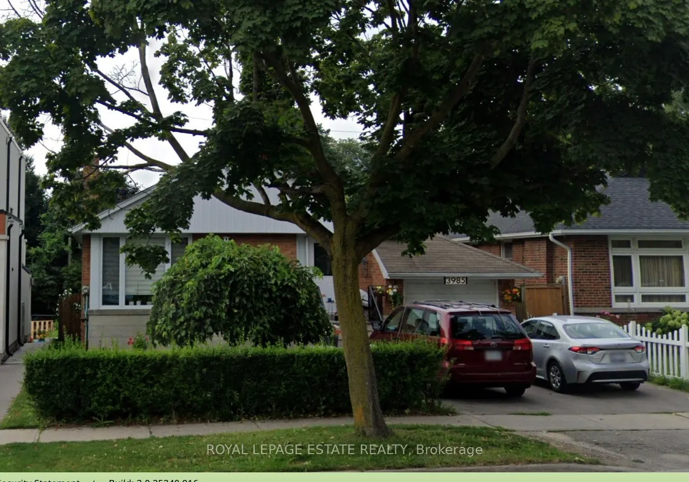 3985 Bloor Street W