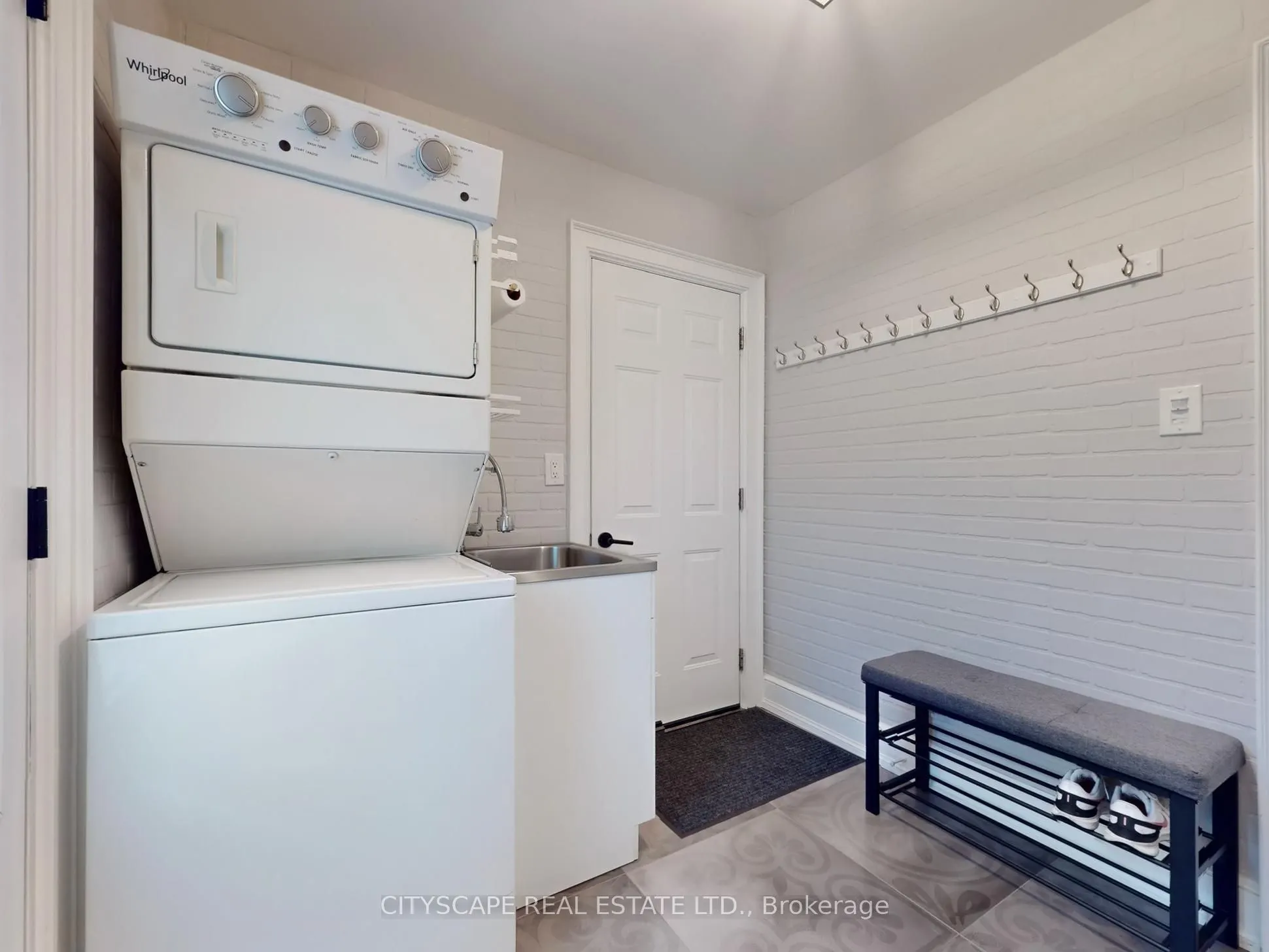 2585 Kenna Court