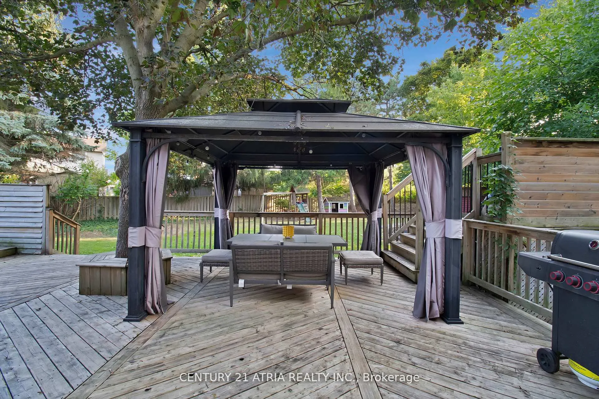 3222 Hornbeam Crescent