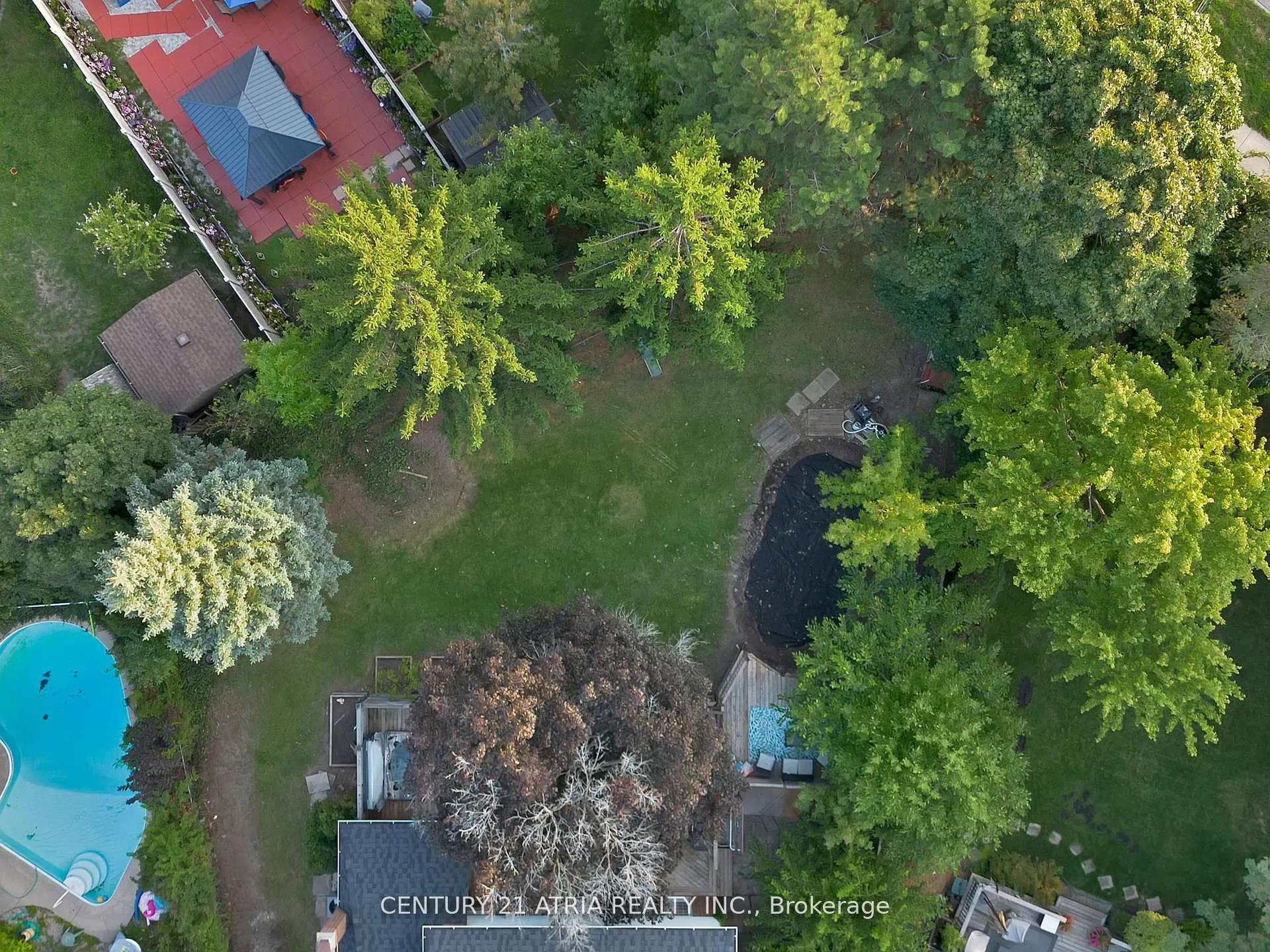 3222 Hornbeam Crescent