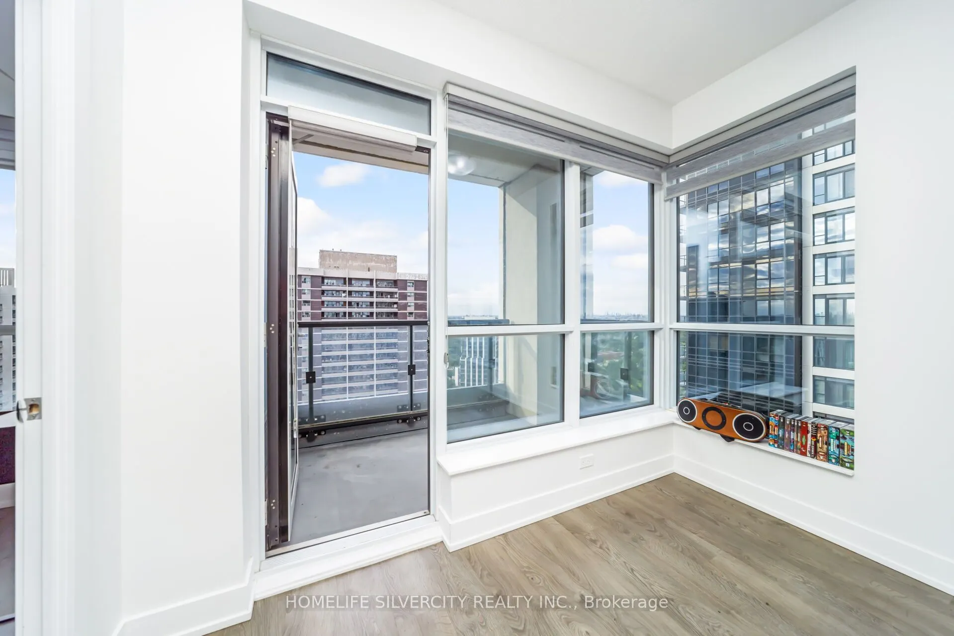 7 Mabelle Avenue, #3104