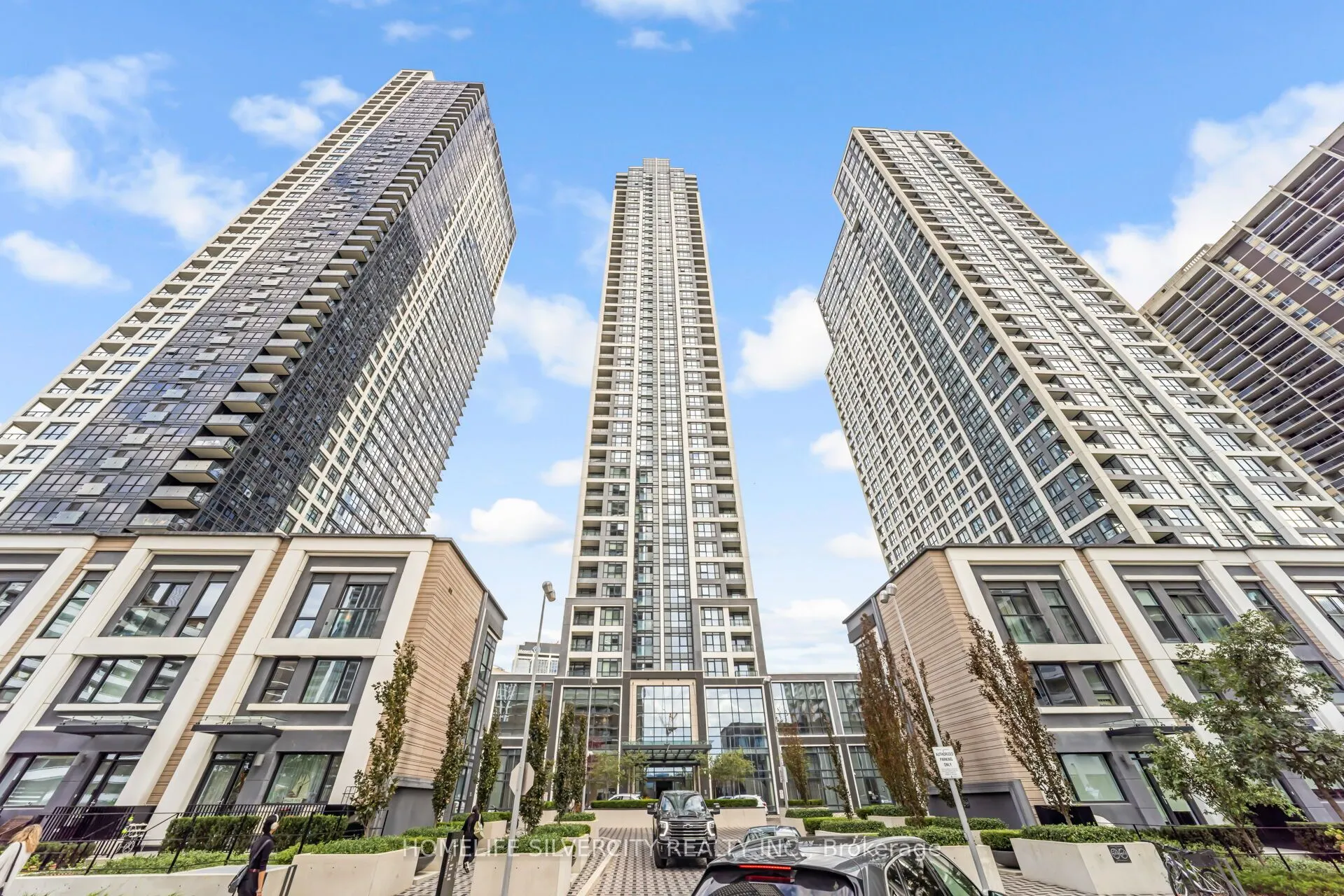 7 Mabelle Avenue, #3104