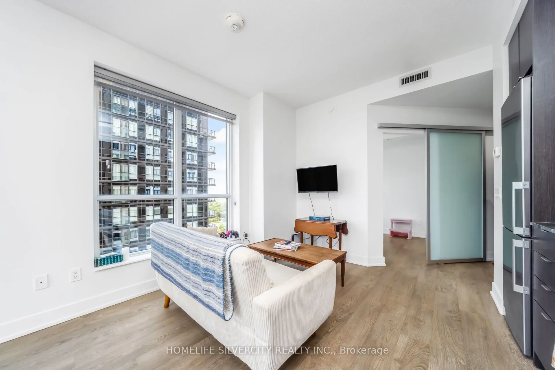 7 Mabelle Avenue, #3104