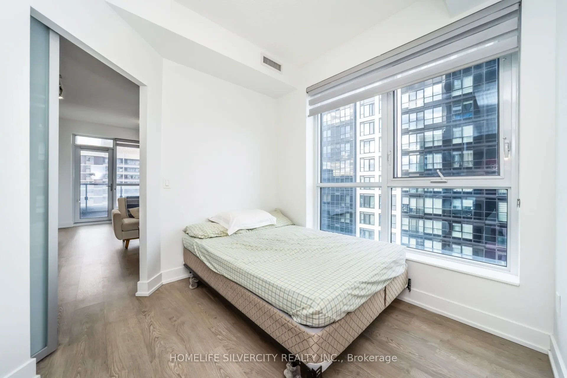 7 Mabelle Avenue, #3104